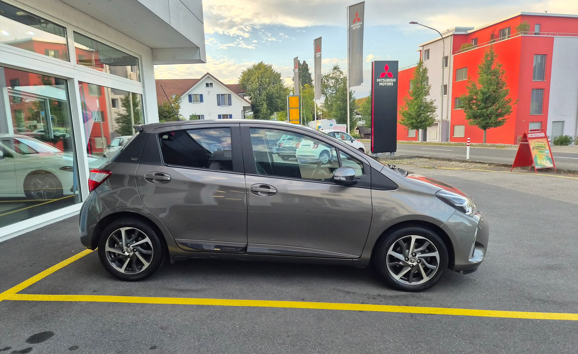 TOYOTA Yaris 1.5 Trend CVT 20J Edition-image-4