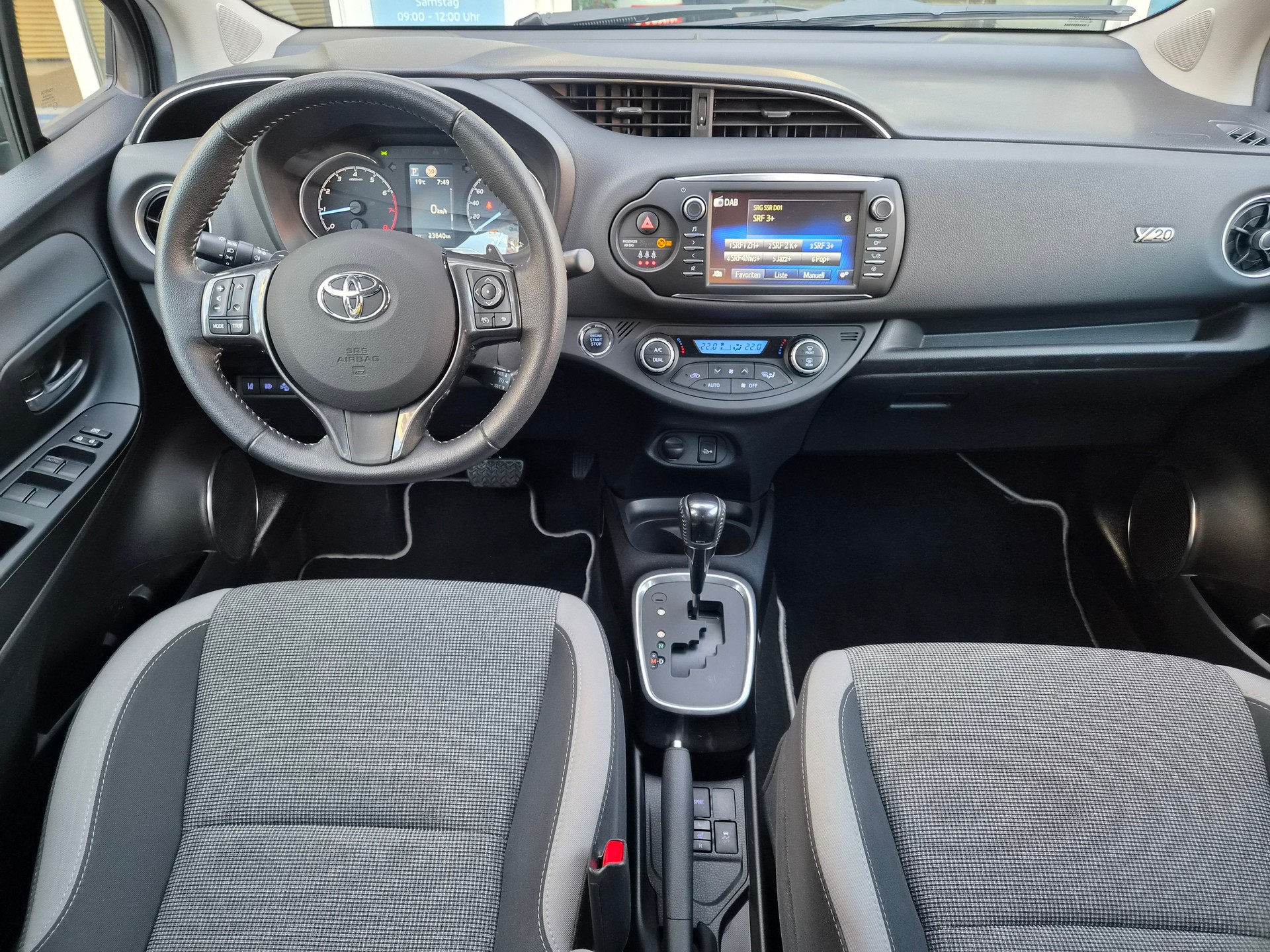 TOYOTA Yaris 1.5 Trend CVT 20J Edition-image-9