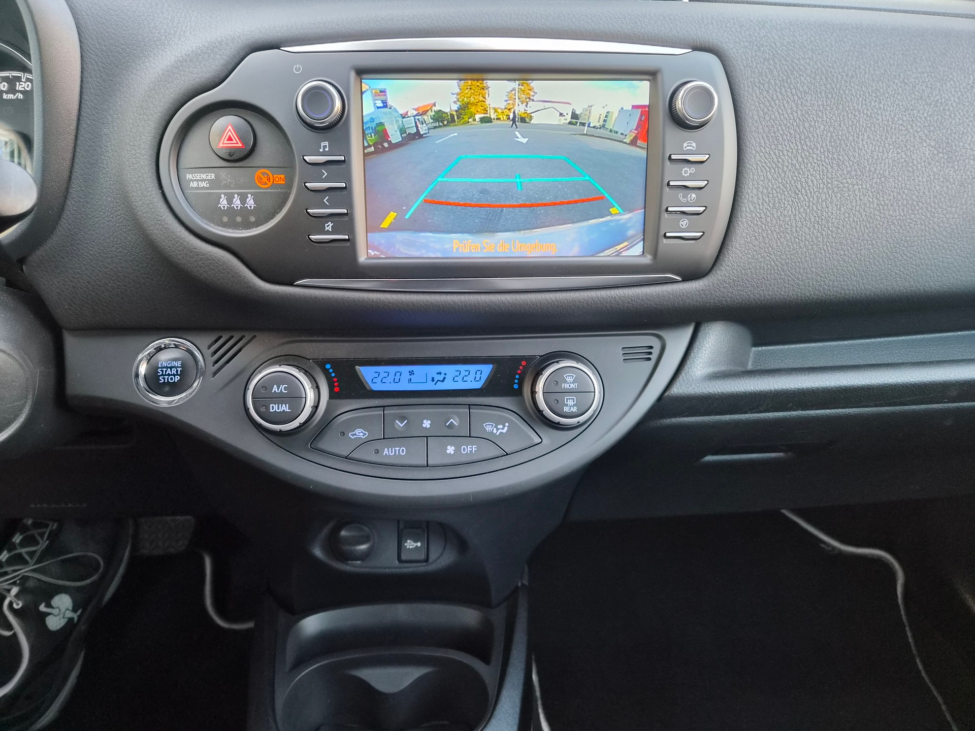 TOYOTA Yaris 1.5 Trend CVT 20J Edition-image-11