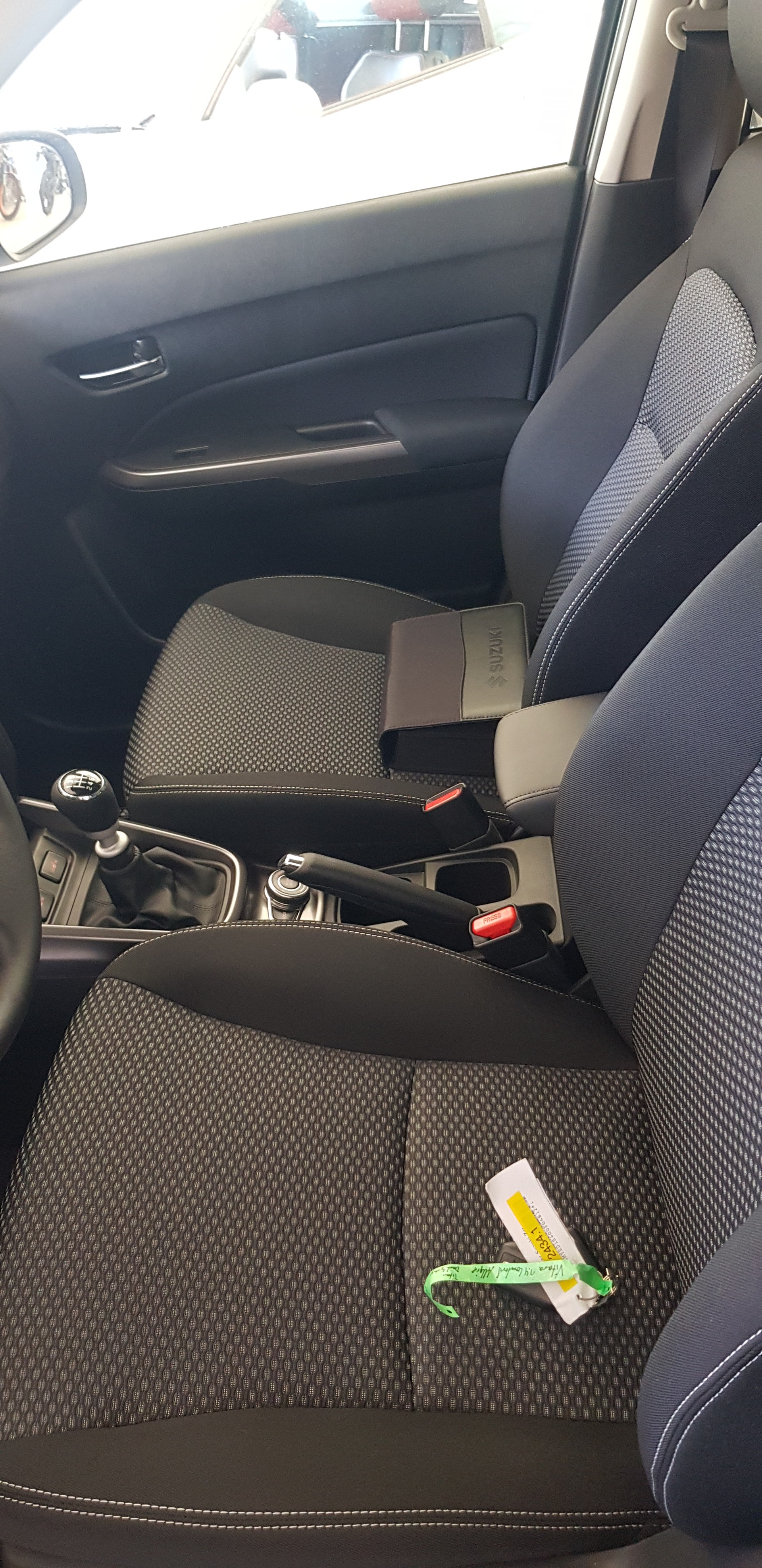 SUZUKI Vitara 1.4 Boosterjet Compact + 4x4 Hybrid-image-9