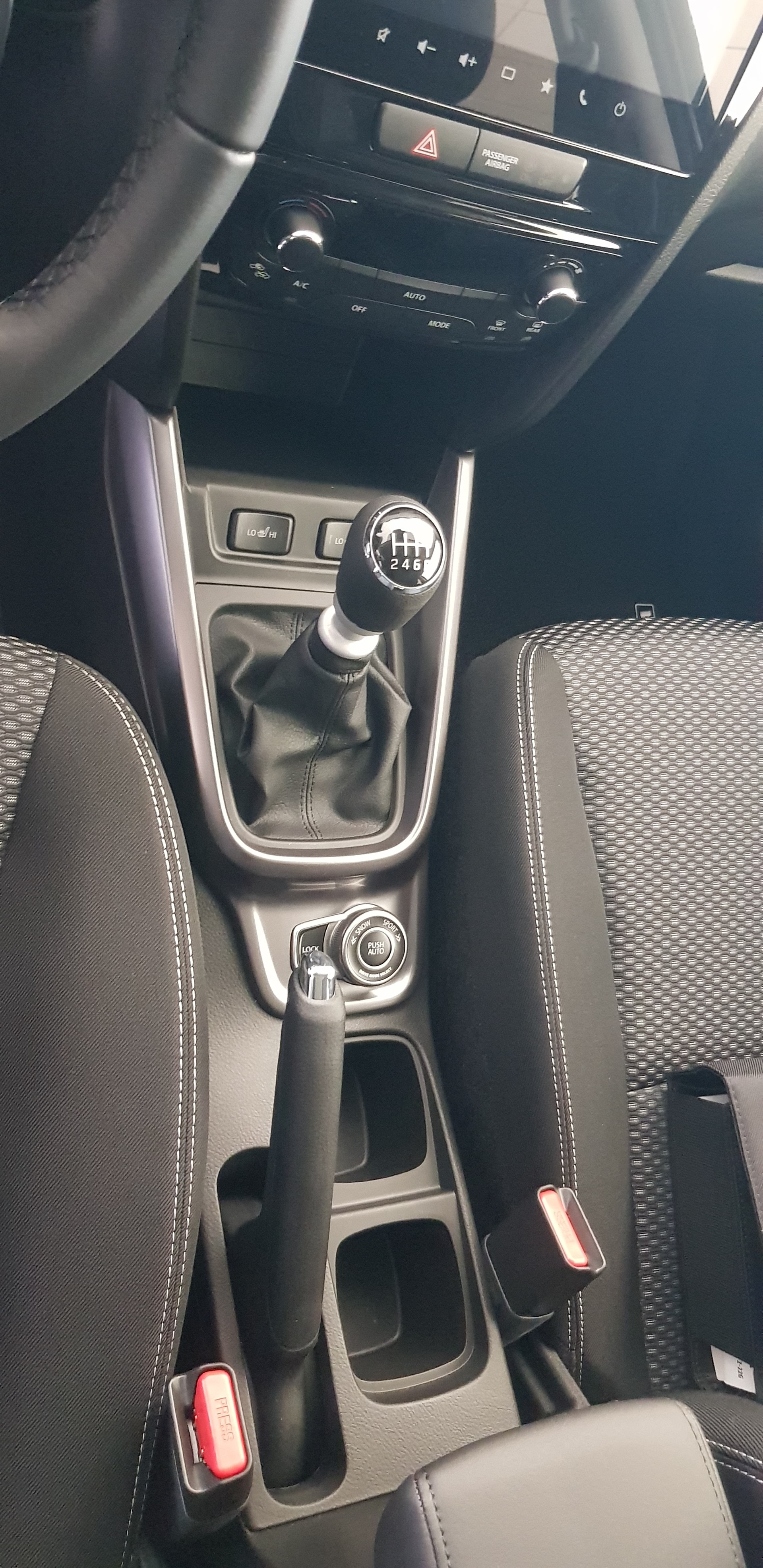 SUZUKI Vitara 1.4 Boosterjet Compact + 4x4 Hybrid-image-11