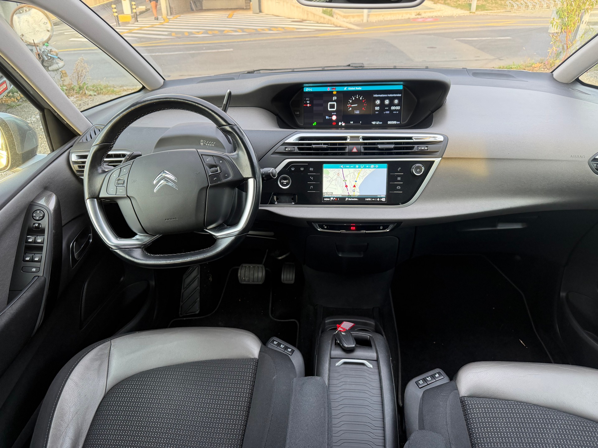 CITROEN C4 Picasso 1.6i 16V e-THP Exclusive Automatic-image-7