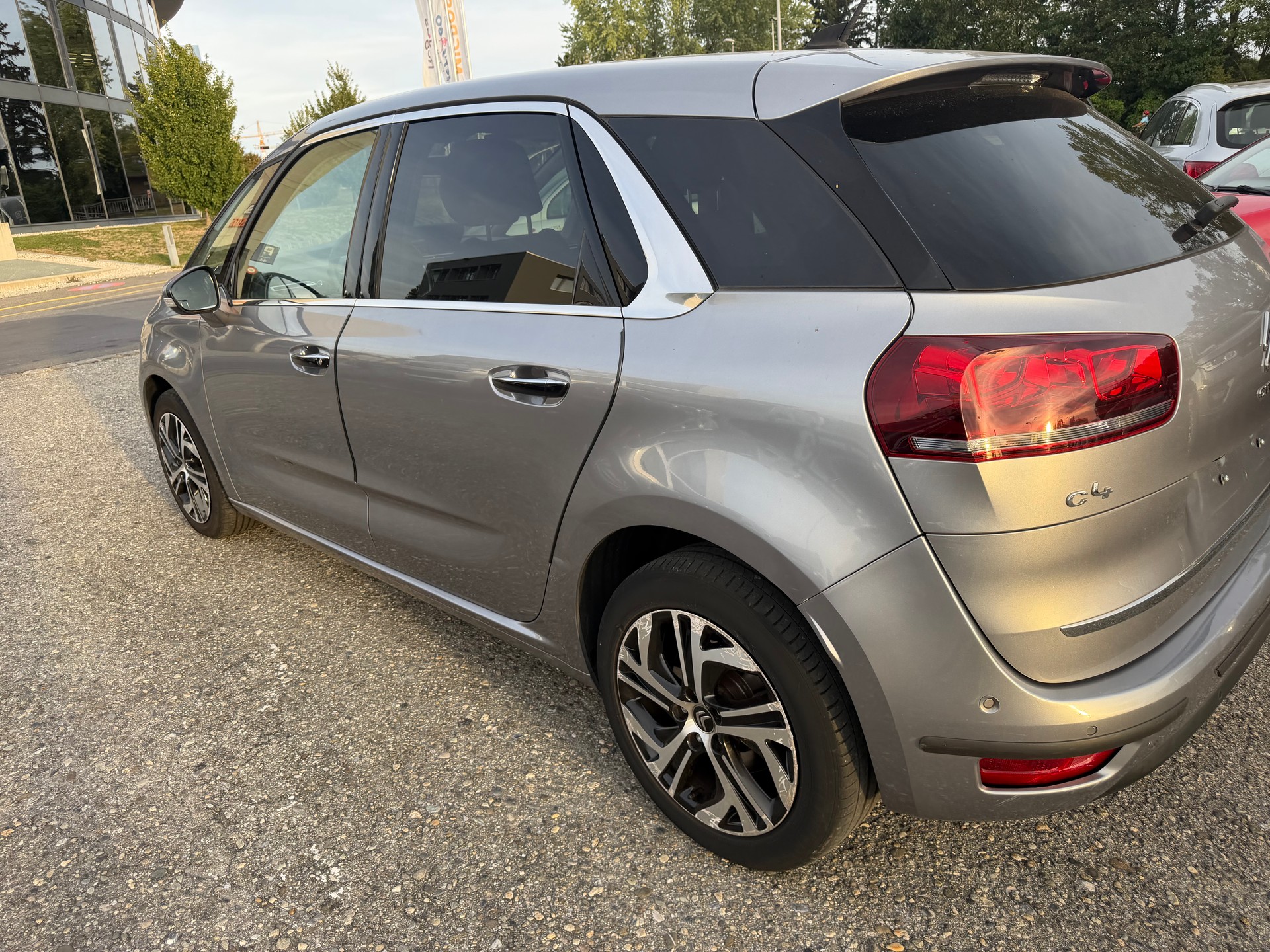 CITROEN C4 Picasso 1.6i 16V e-THP Exclusive Automatic-image-6