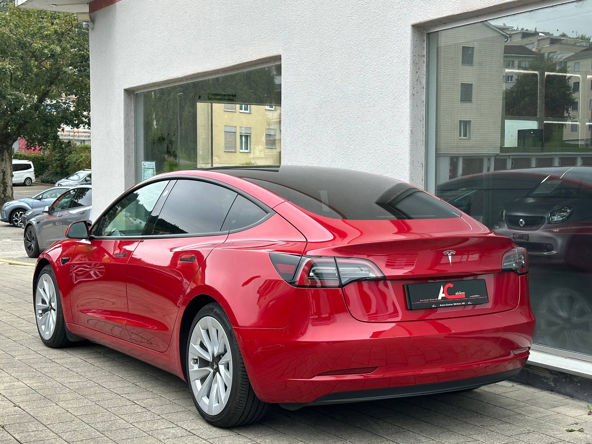 TESLA Tesla Model 3 Standard-Range Plus-image-2
