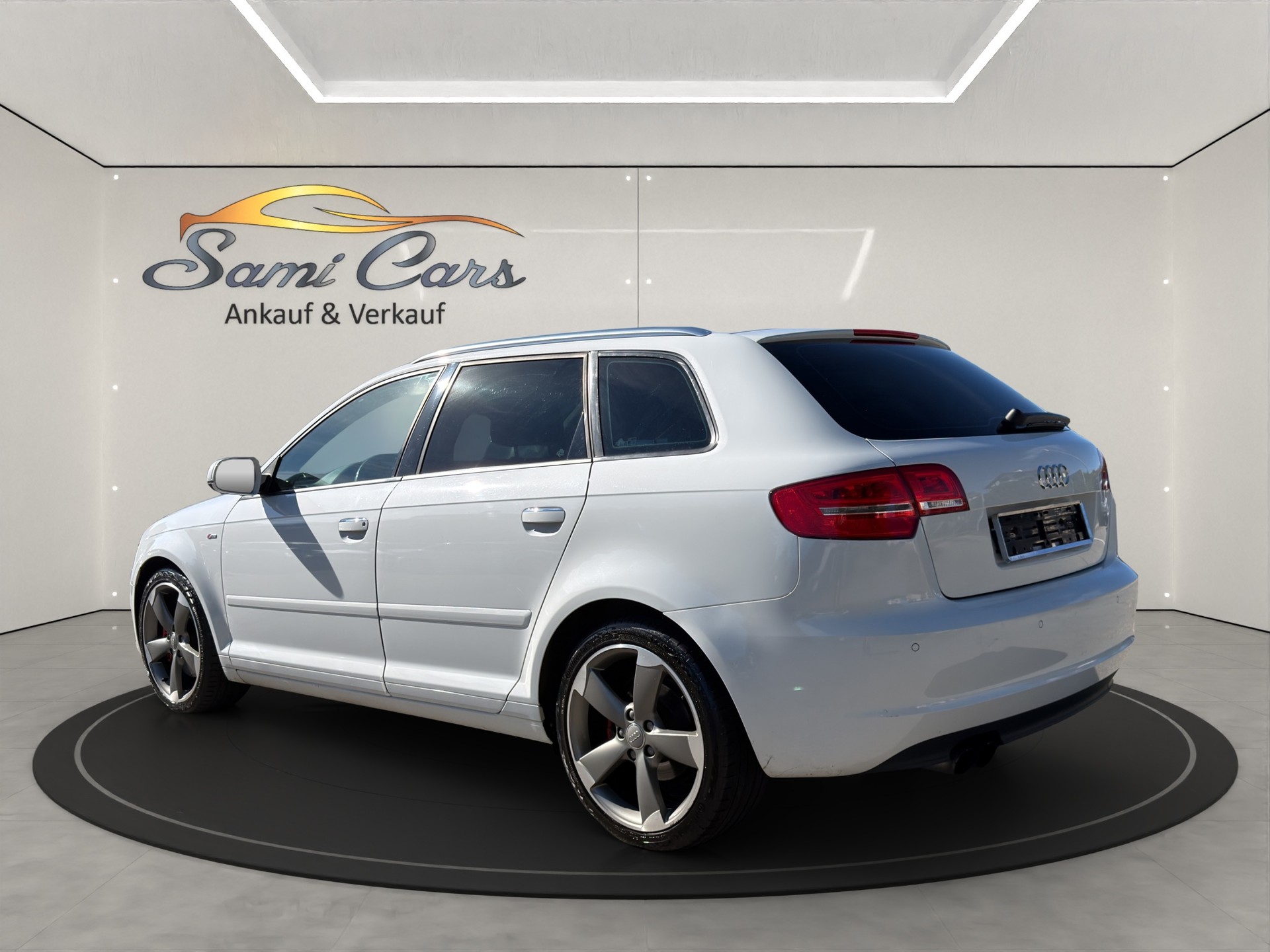 AUDI A3 Sportback 2.0 TFSI Ambition quattro S-tronic-image-6