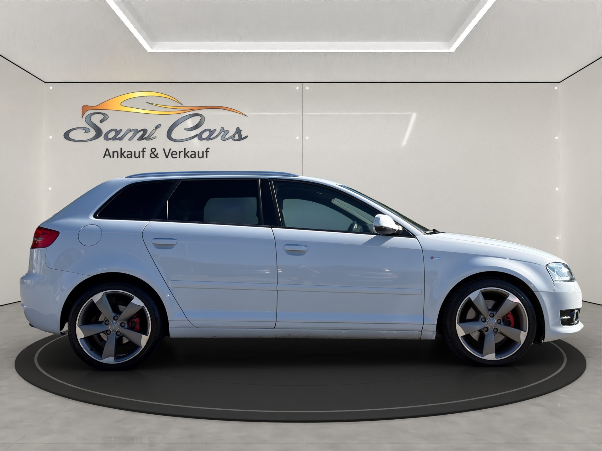 AUDI A3 Sportback 2.0 TFSI Ambition quattro S-tronic-image-4