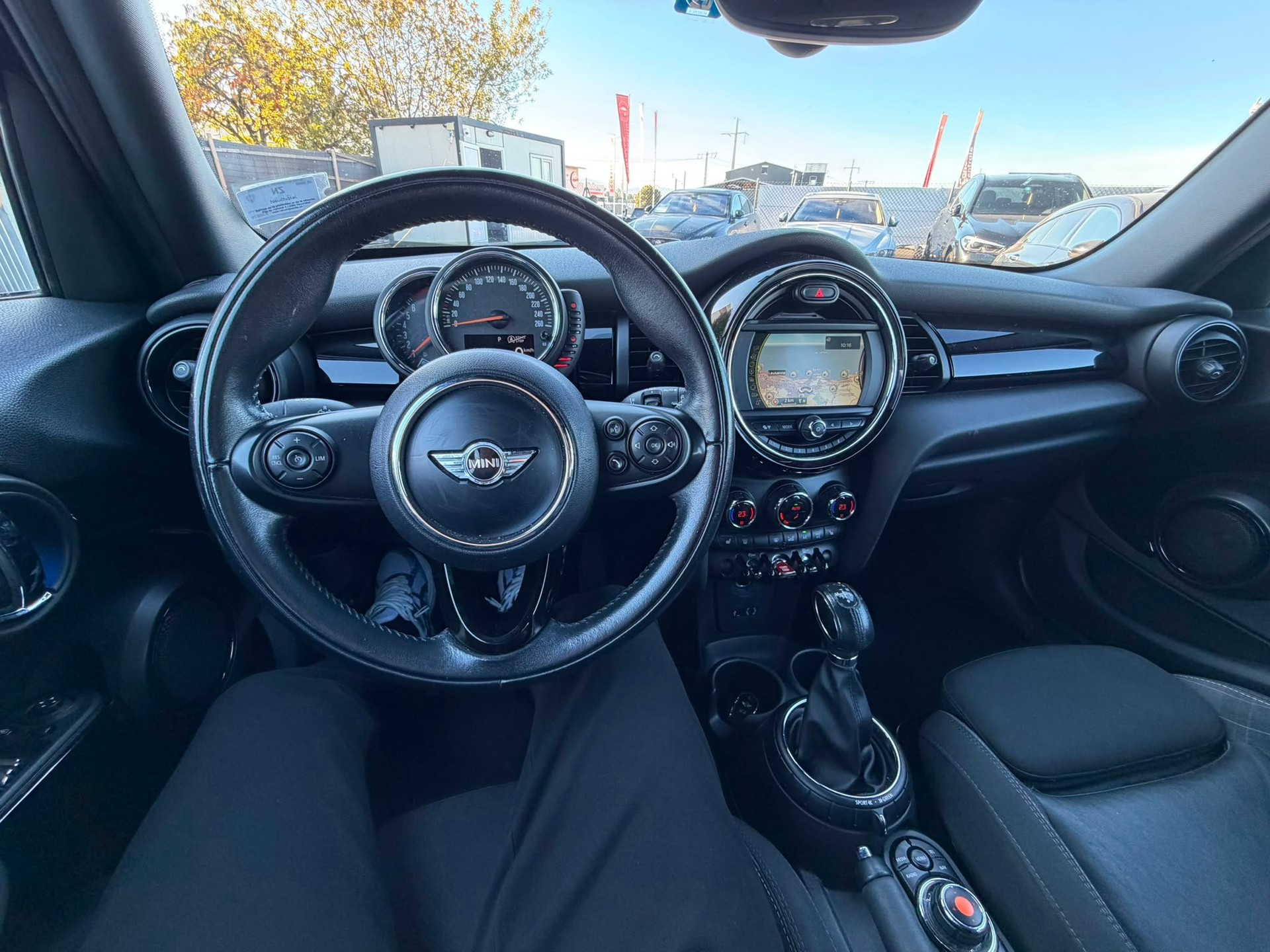 MINI Cooper Classic Edition Steptronic GARANTIE 2 ans 🇨🇭-image-9