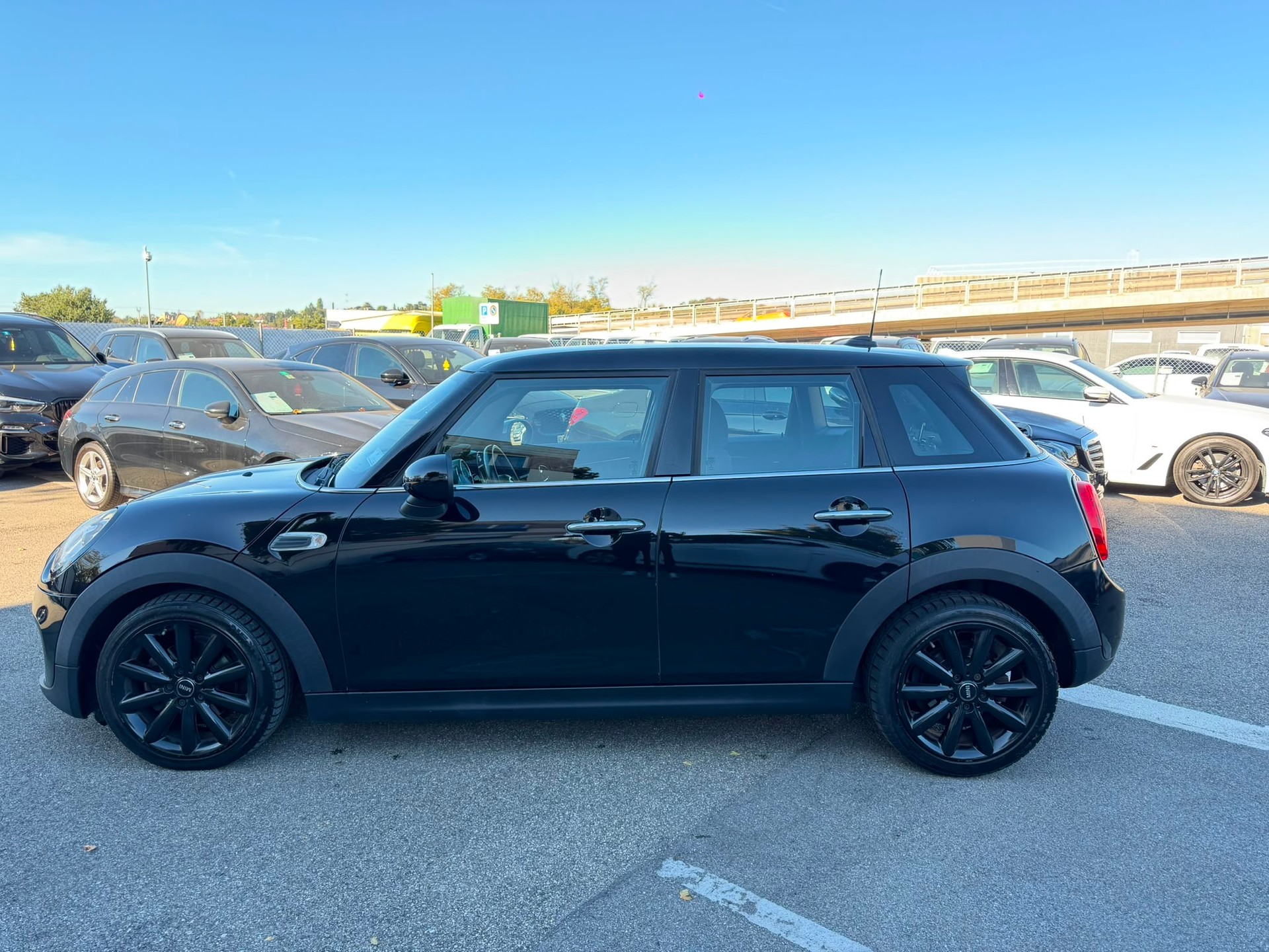 MINI Cooper Classic Edition Steptronic GARANTIE 2 ans 🇨🇭-image-2