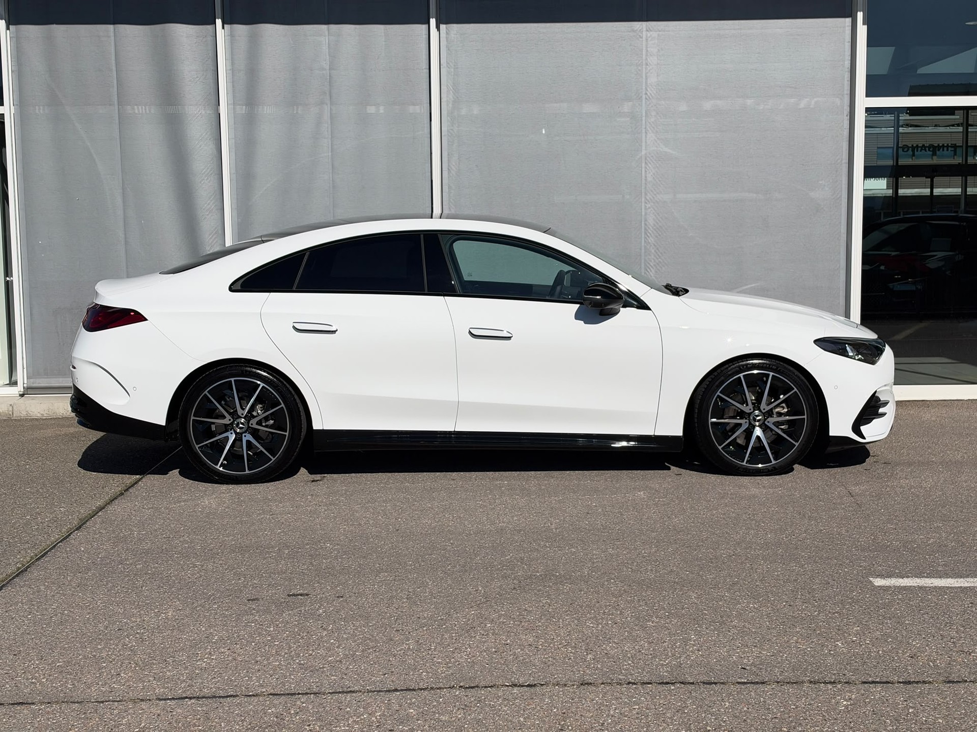 MERCEDES-BENZ CLA 200 8G-DCT 4Matic-image-1