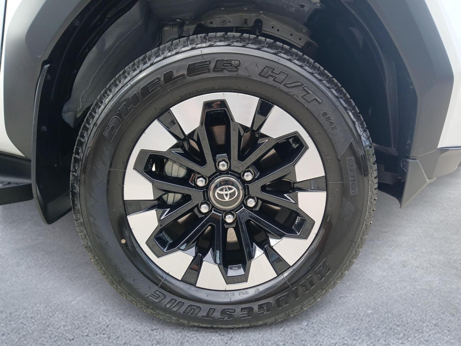 TOYOTA Hilux Double Cab.-Pick-up 2.8 D-4D MHEV 204 Style-image-15