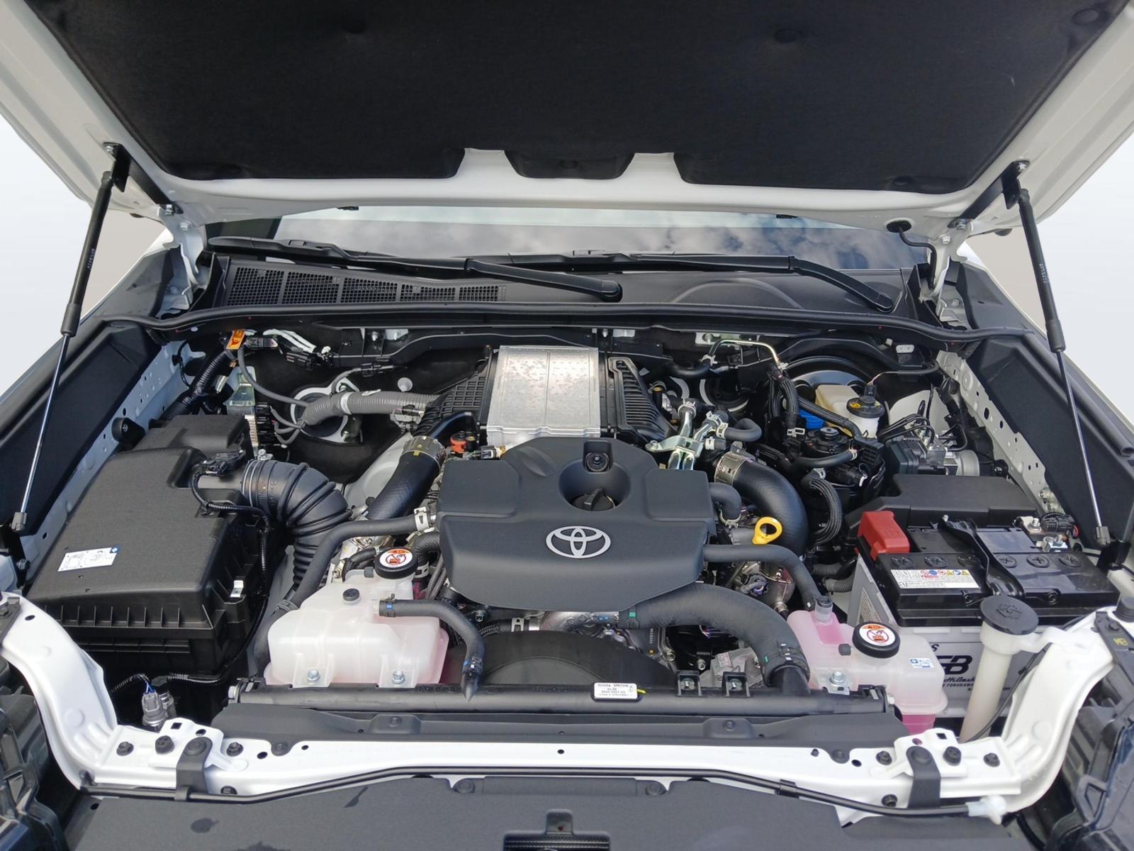 TOYOTA Hilux Double Cab.-Pick-up 2.8 D-4D MHEV 204 Style-image-12