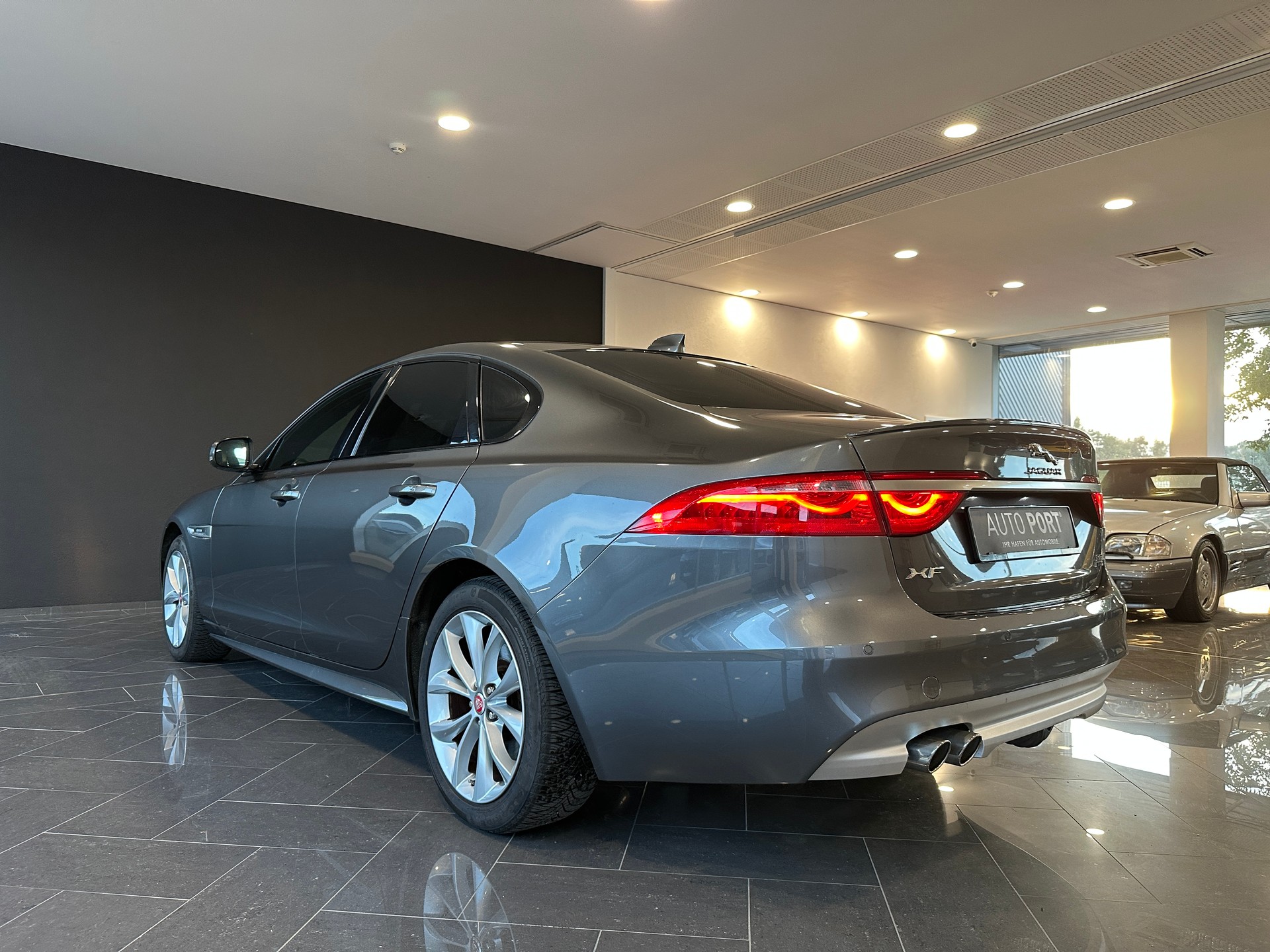 JAGUAR 20d R-Sport Automatic-image-5