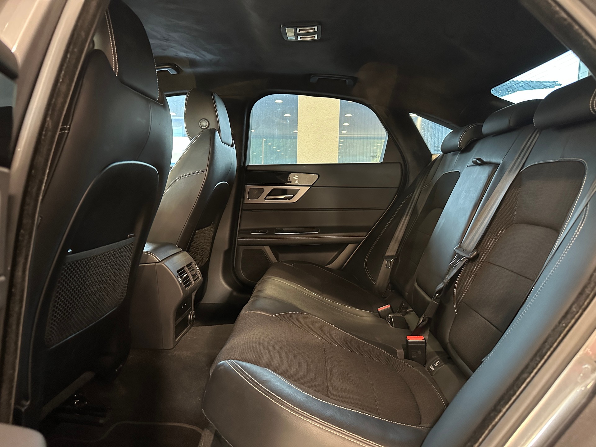JAGUAR 20d R-Sport Automatic-image-17