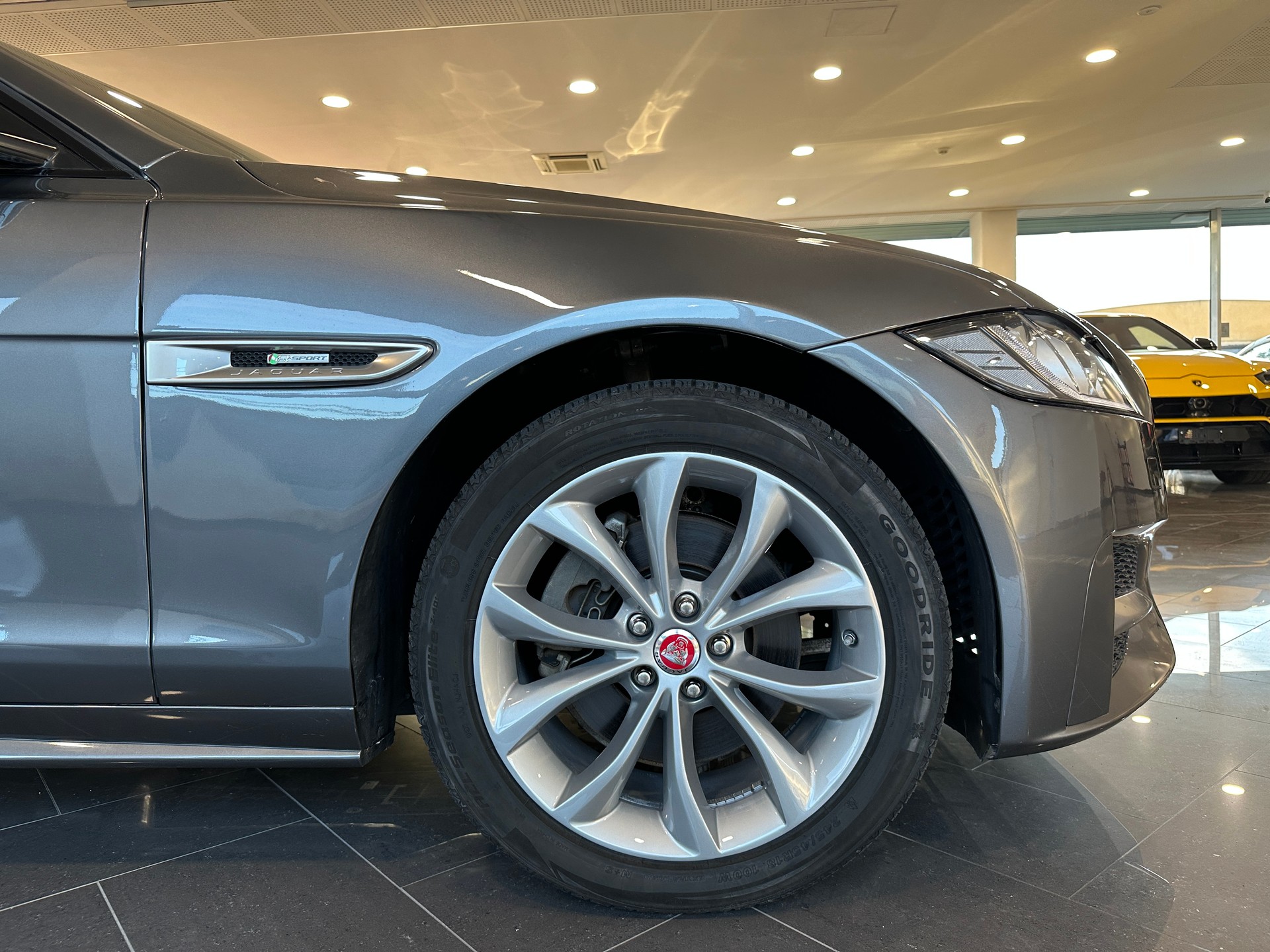 JAGUAR 20d R-Sport Automatic-image-13