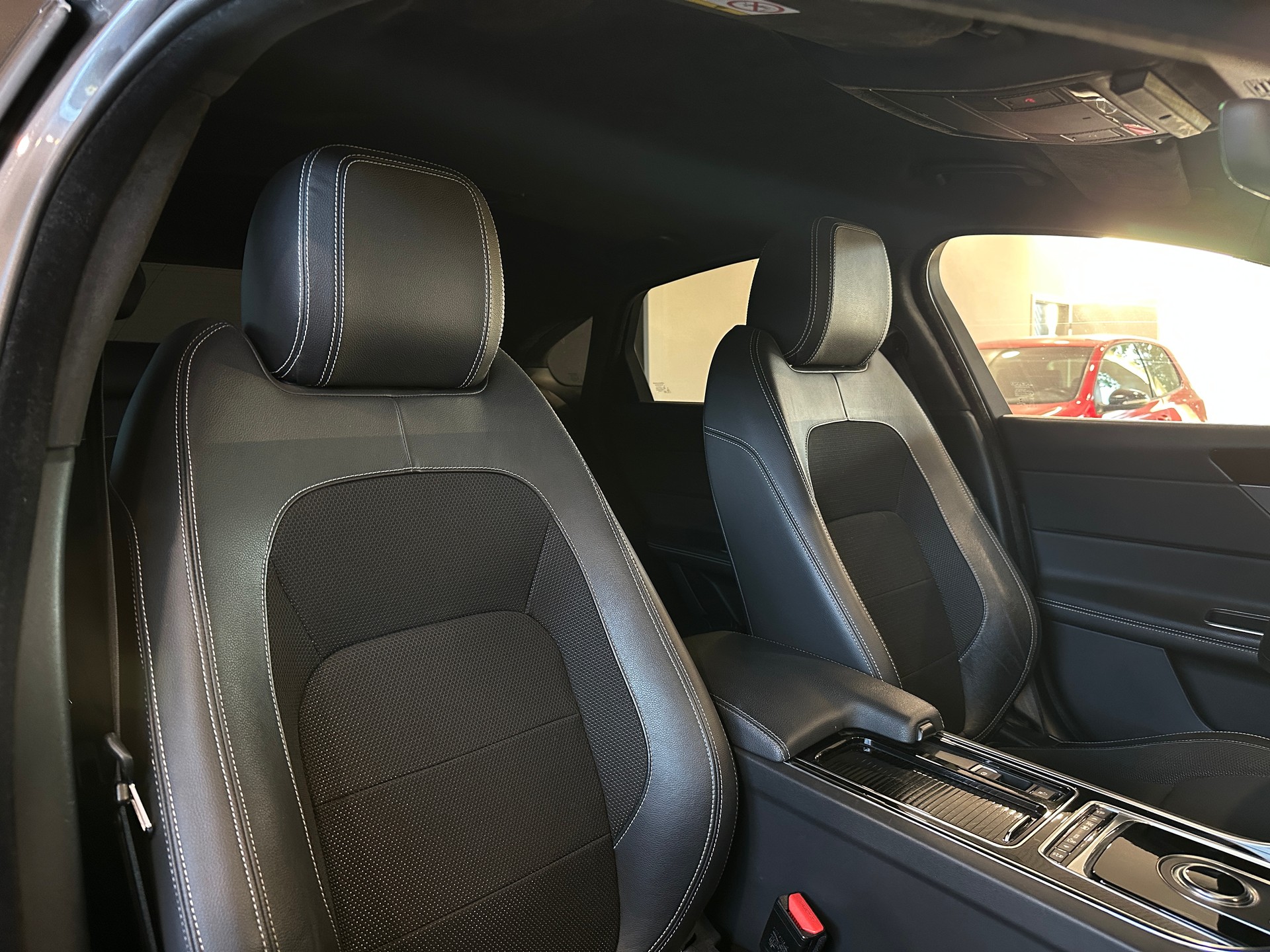 JAGUAR 20d R-Sport Automatic-image-18