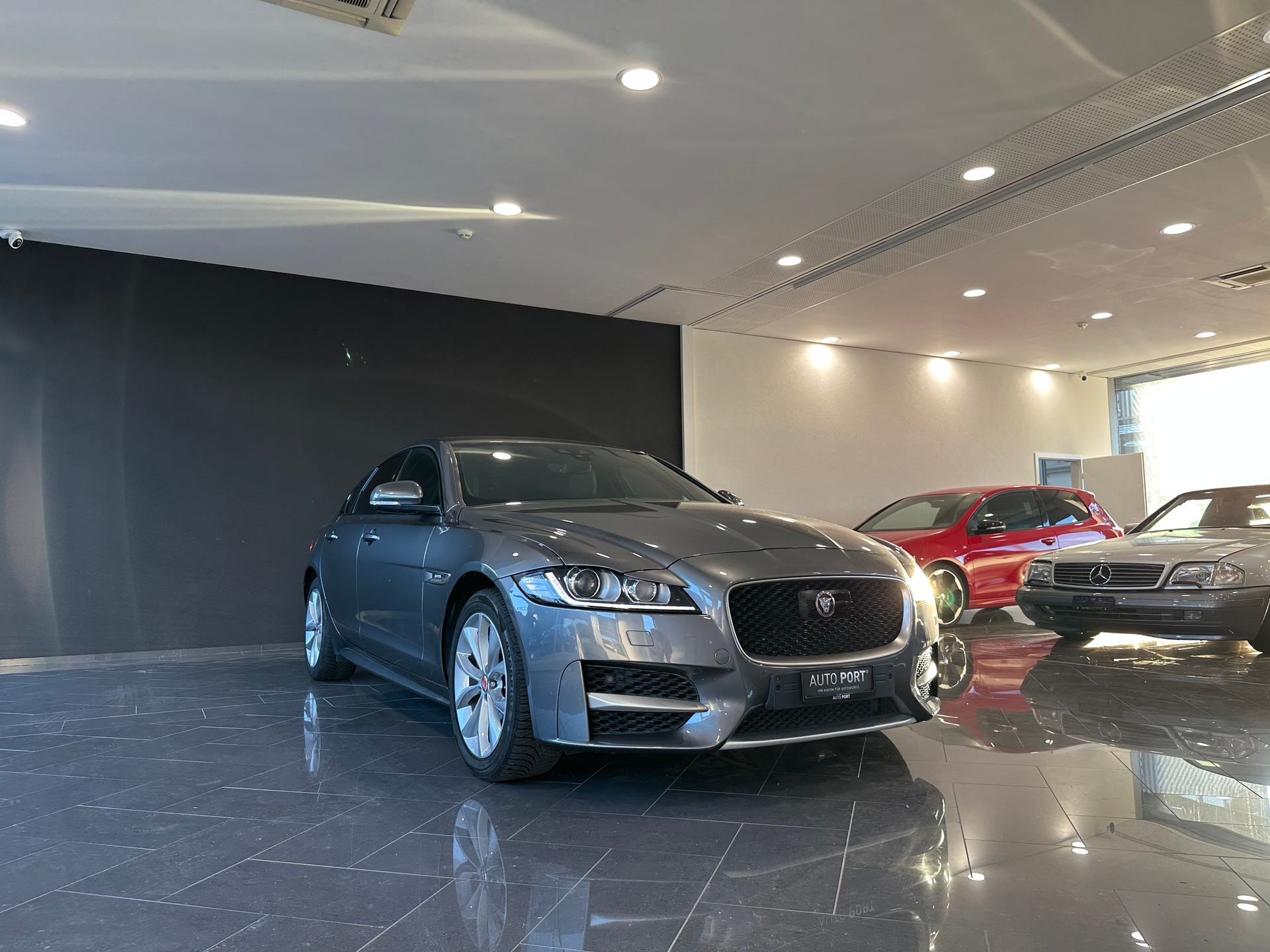 JAGUAR 20d R-Sport Automatic-image-11