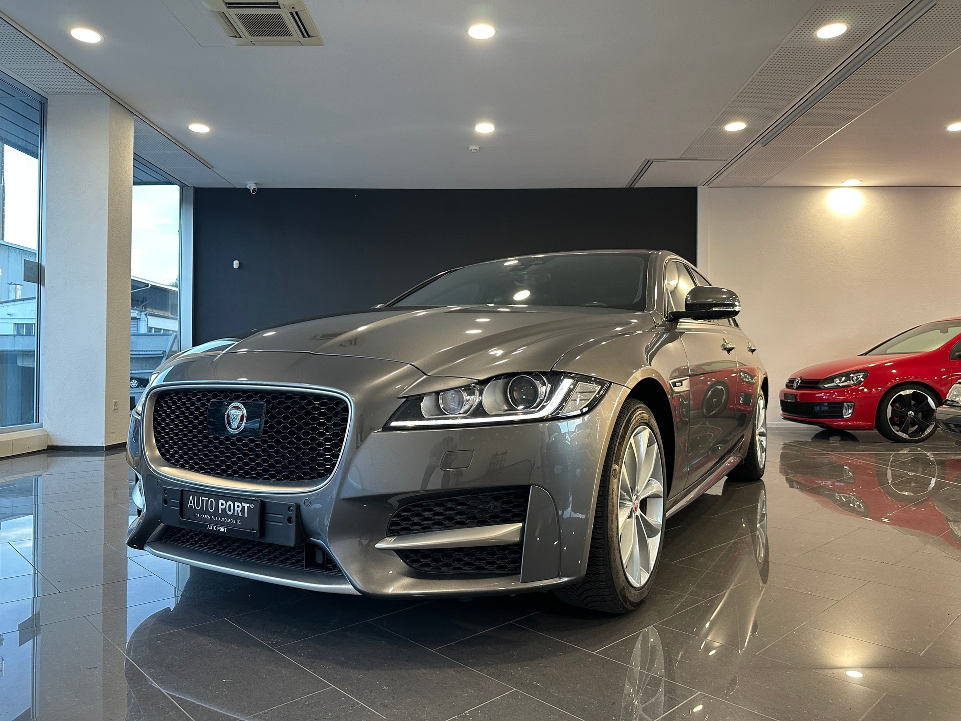 JAGUAR 20d R-Sport Automatic-image-0