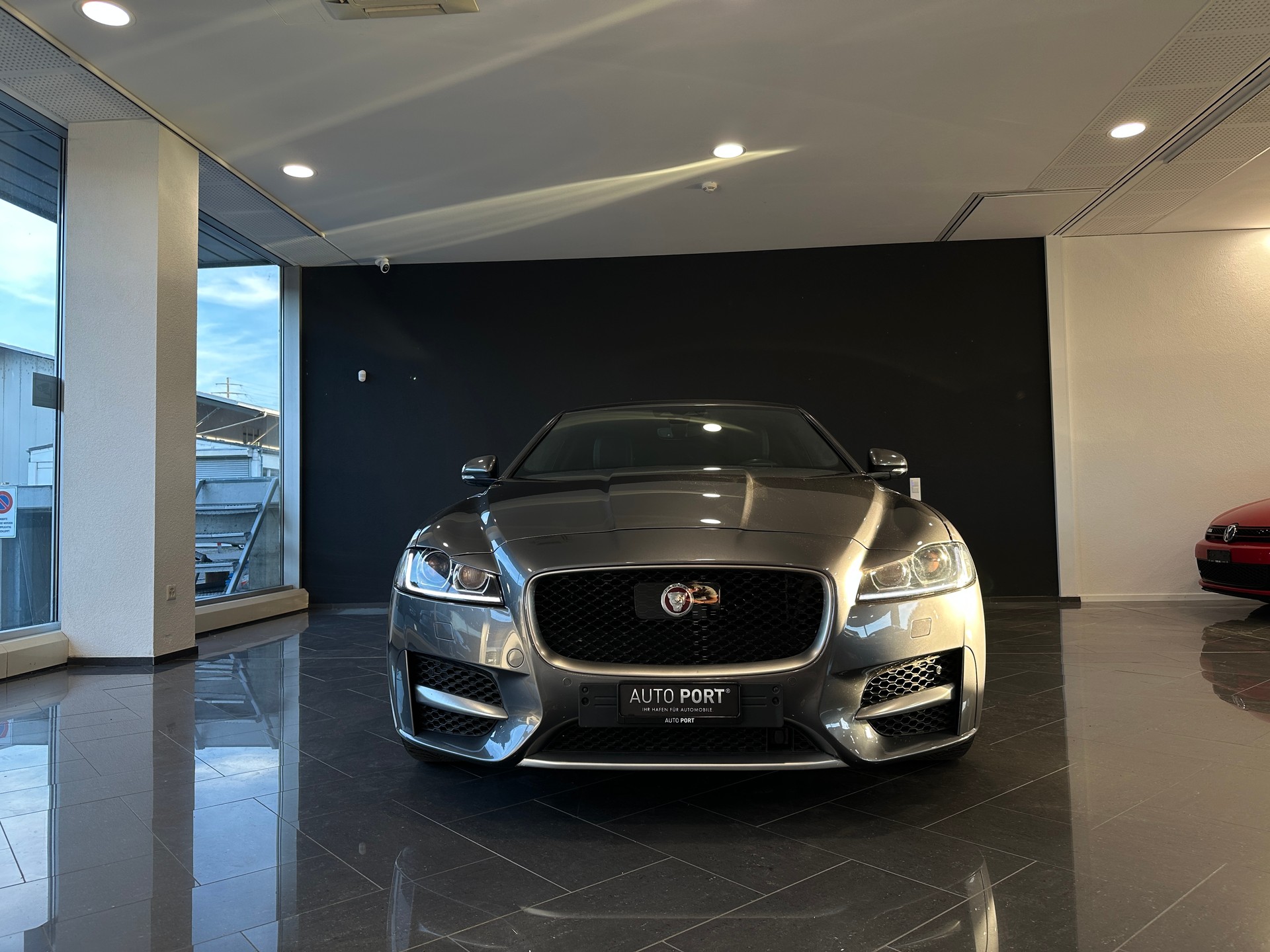 JAGUAR 20d R-Sport Automatic-image-2