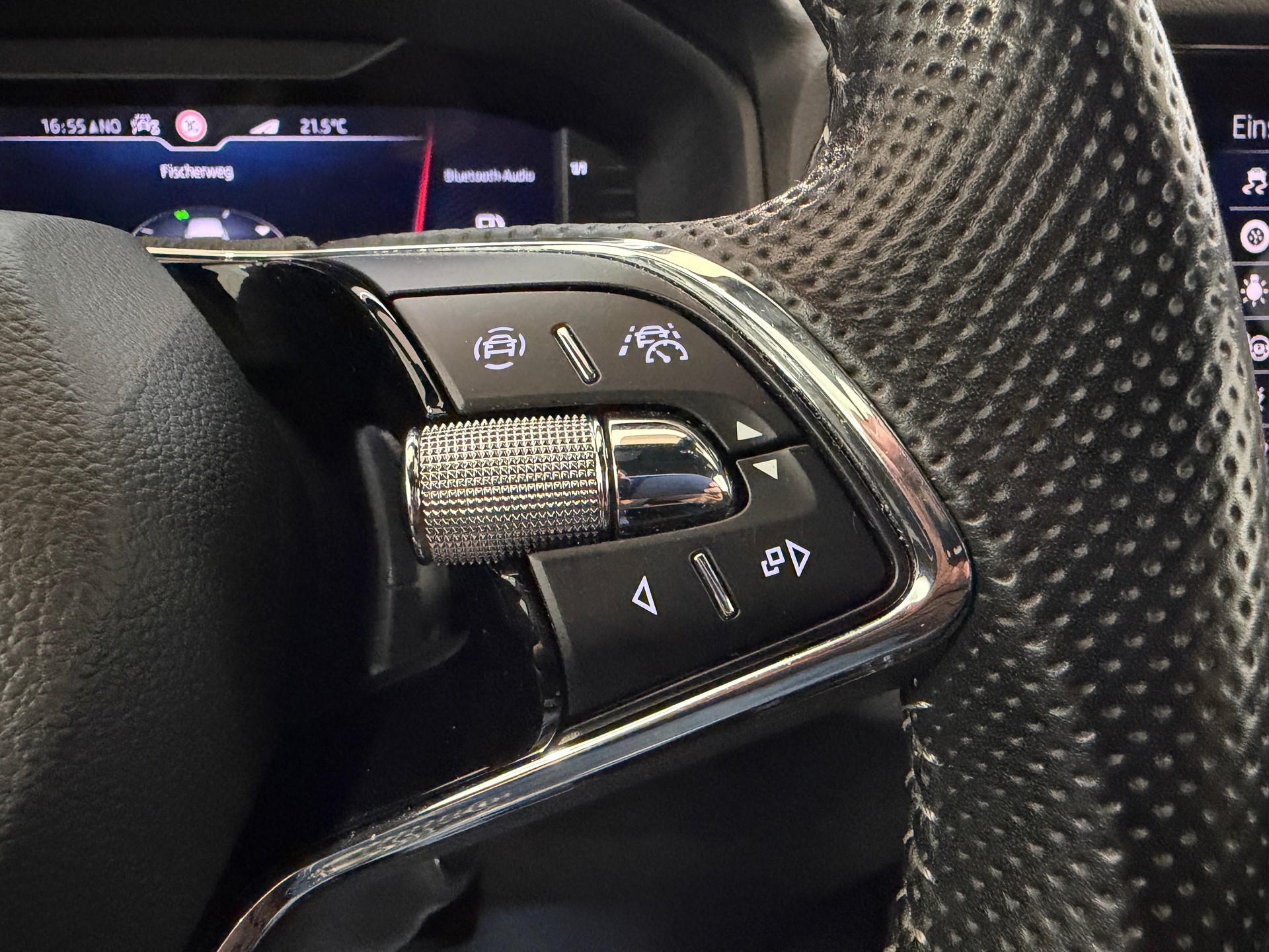 SKODA Karoq 1.5 TSI ACT SportLine DSG-image-29
