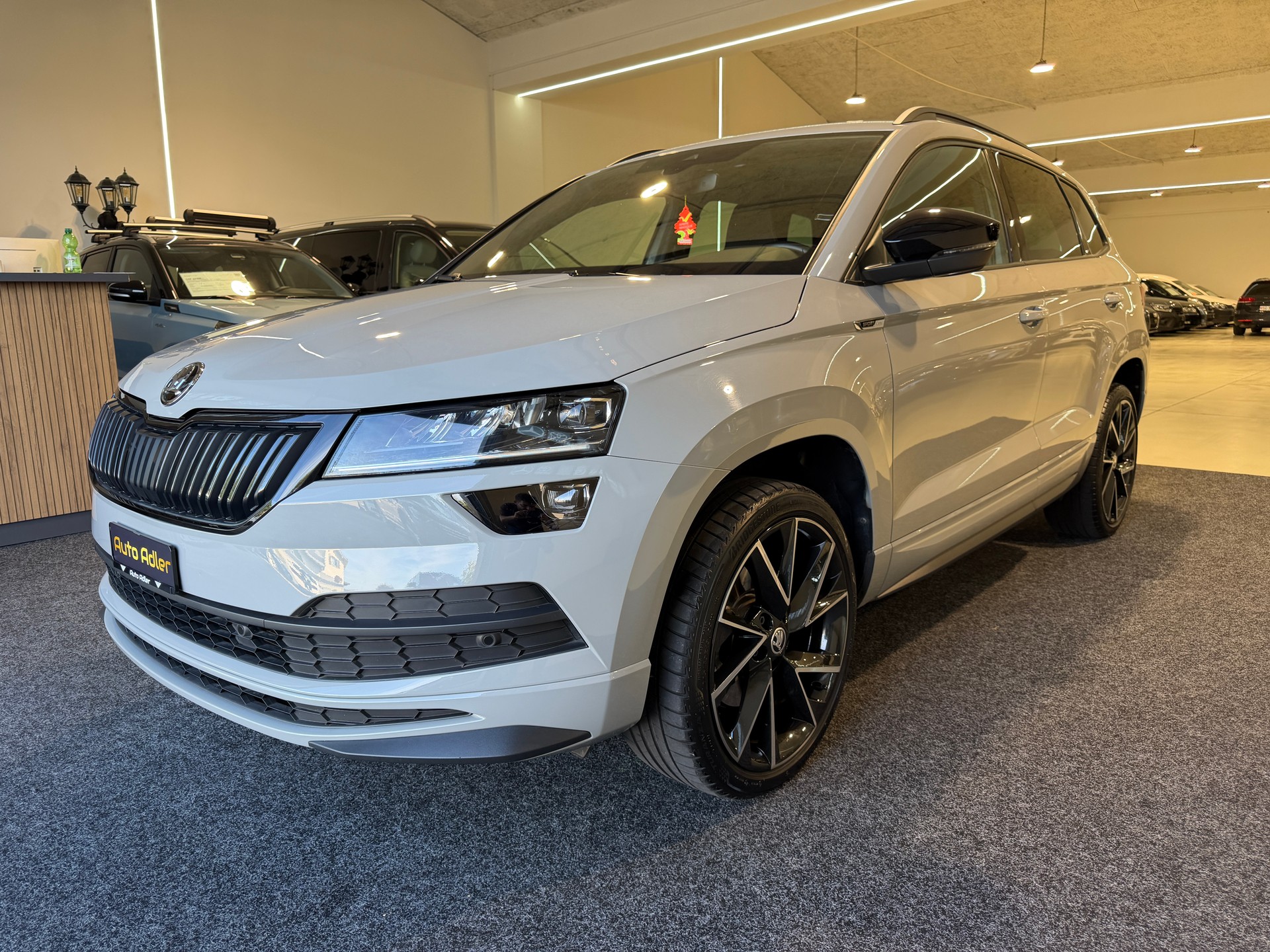 SKODA Karoq 1.5 TSI ACT SportLine DSG-image-1
