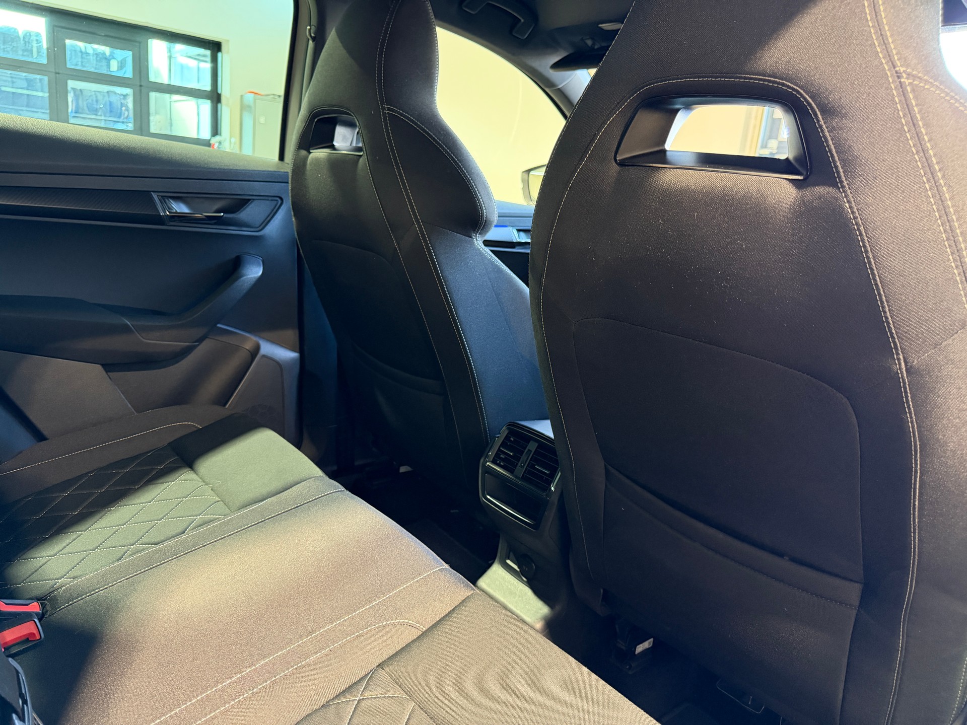 SKODA Karoq 1.5 TSI ACT SportLine DSG-image-11