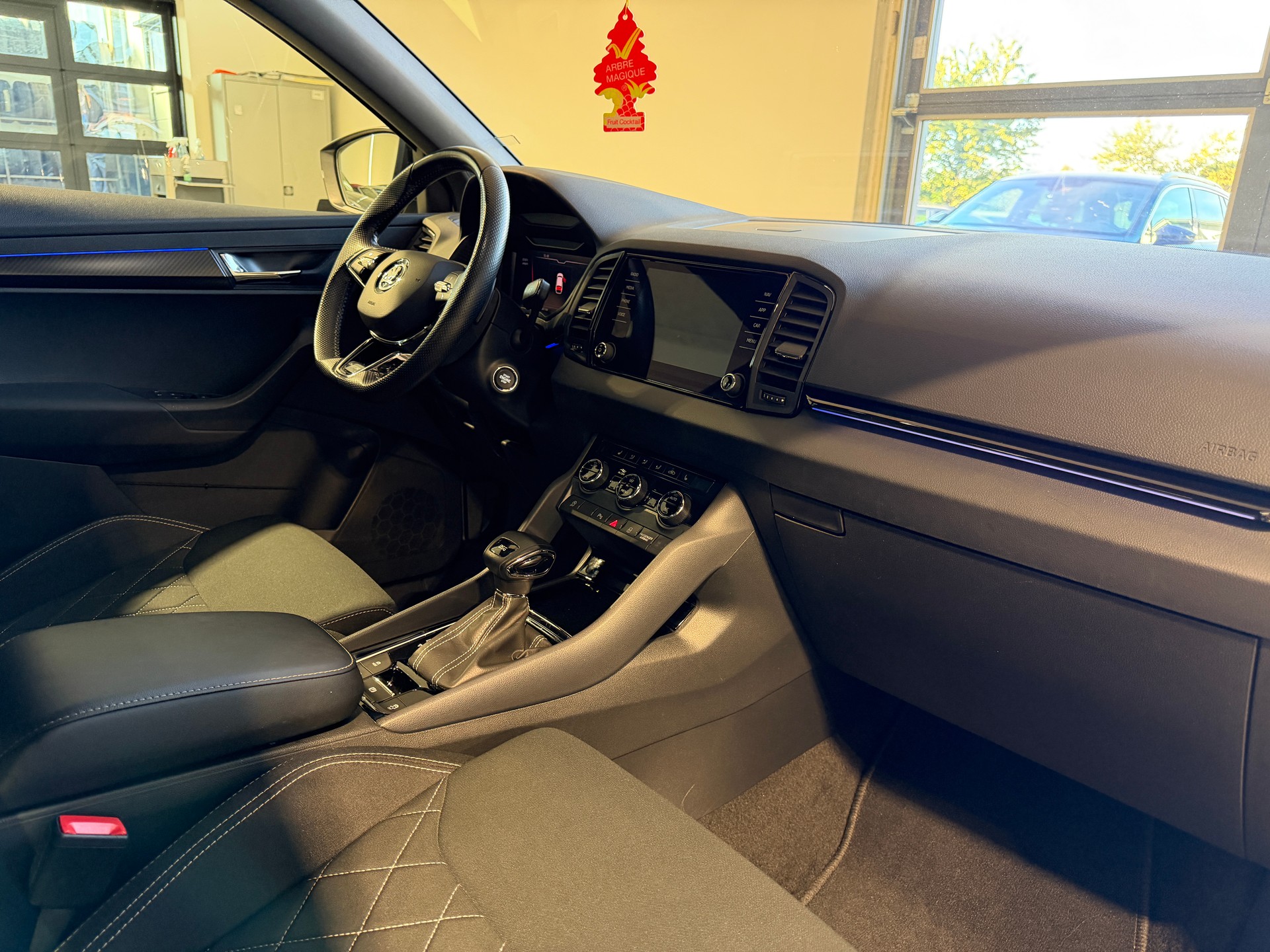 SKODA Karoq 1.5 TSI ACT SportLine DSG-image-15