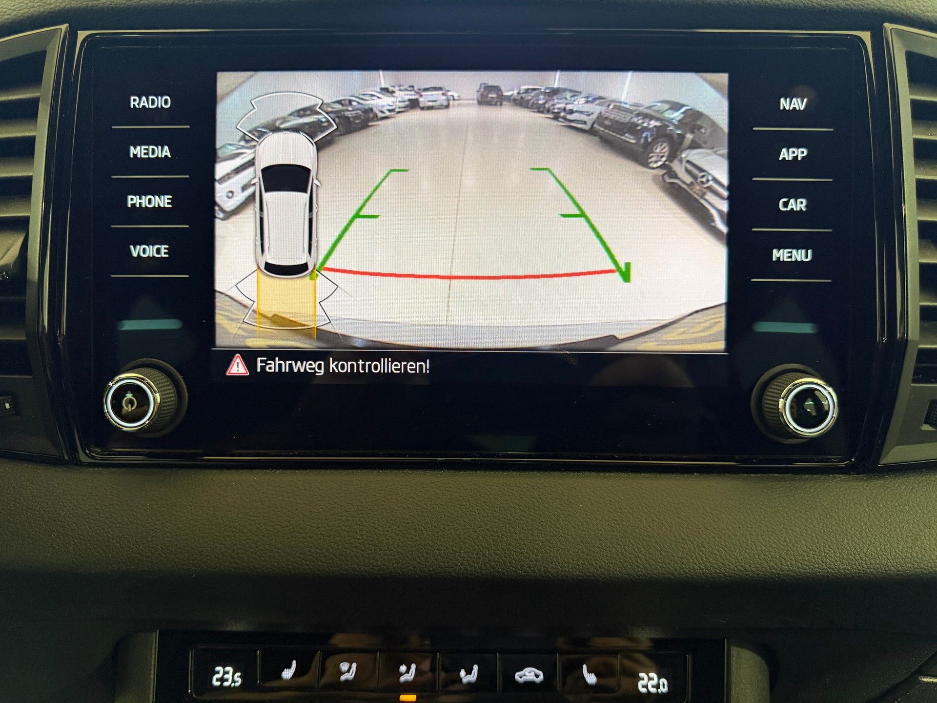 SKODA Karoq 1.5 TSI ACT SportLine DSG-image-28