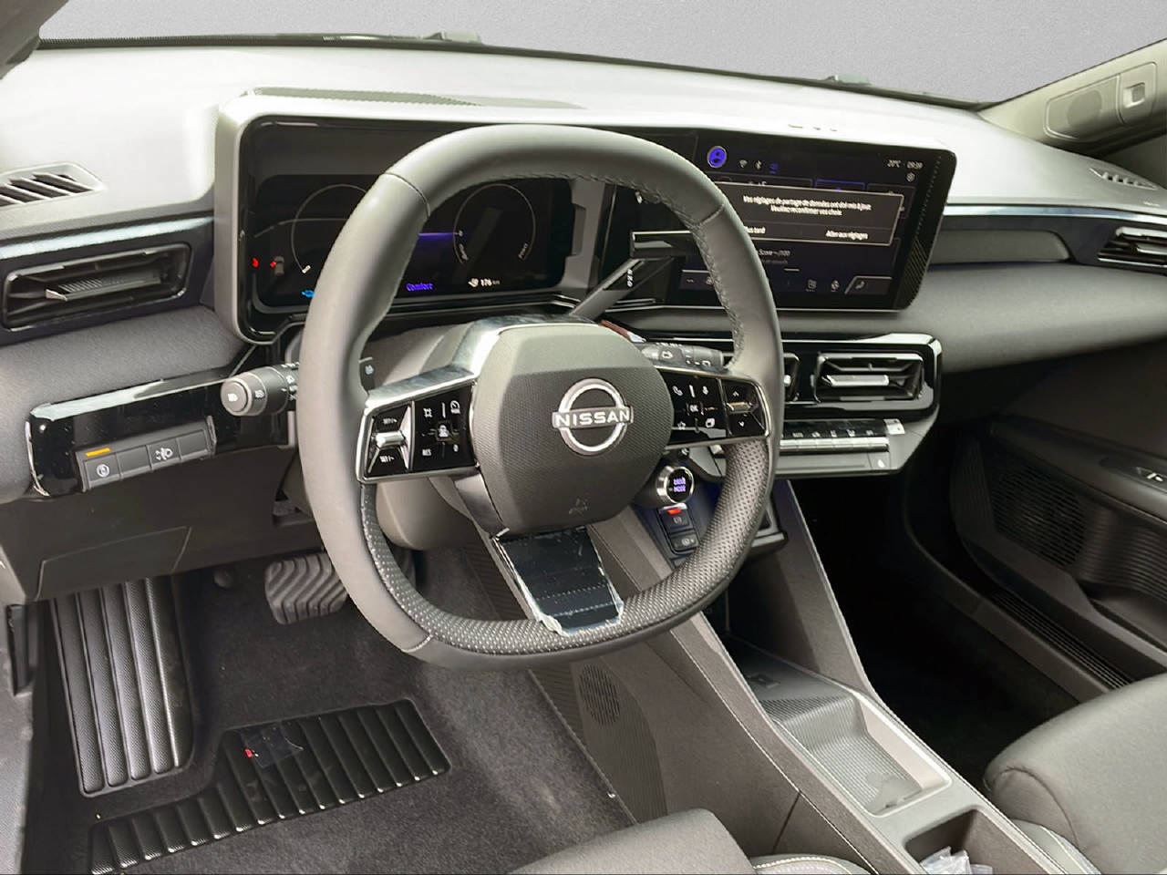 NISSAN Micra Advance 52 Kwh 150 PS-image-4