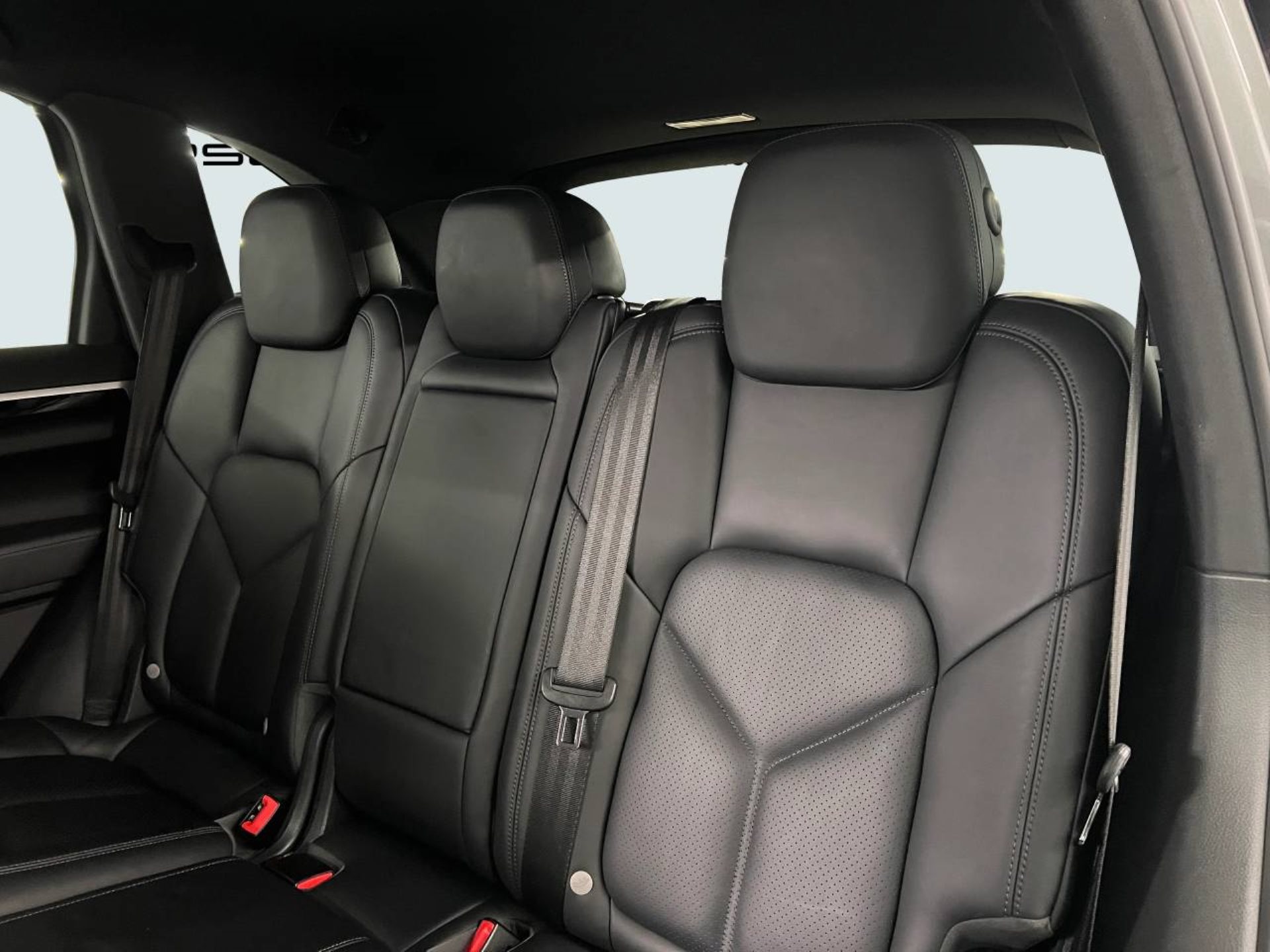 PORSCHE Cayenne S E-Hybrid-image-20