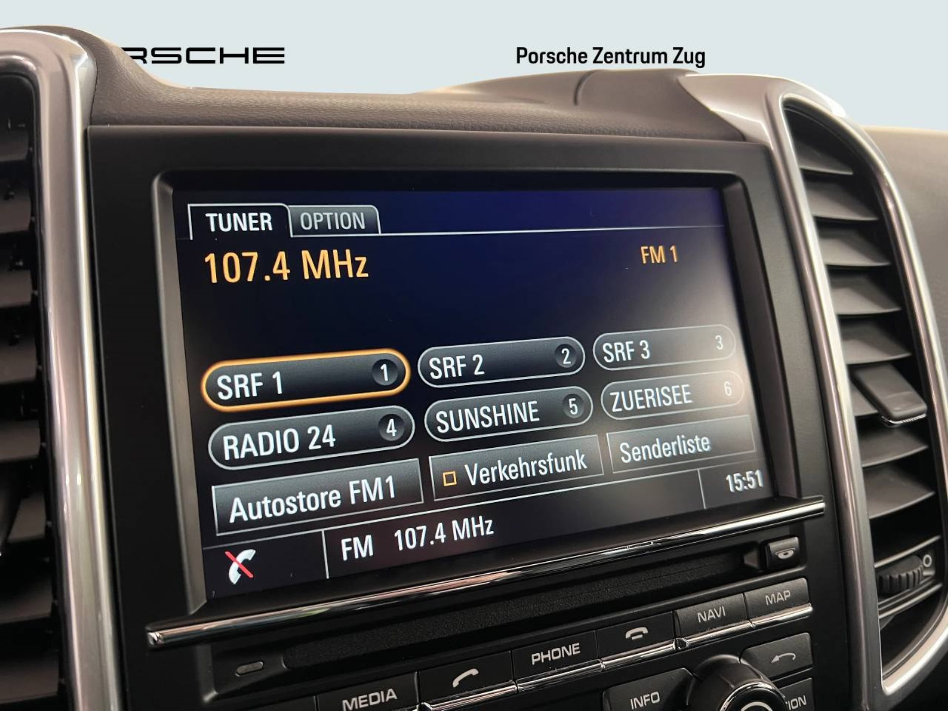 PORSCHE Cayenne S E-Hybrid-image-26