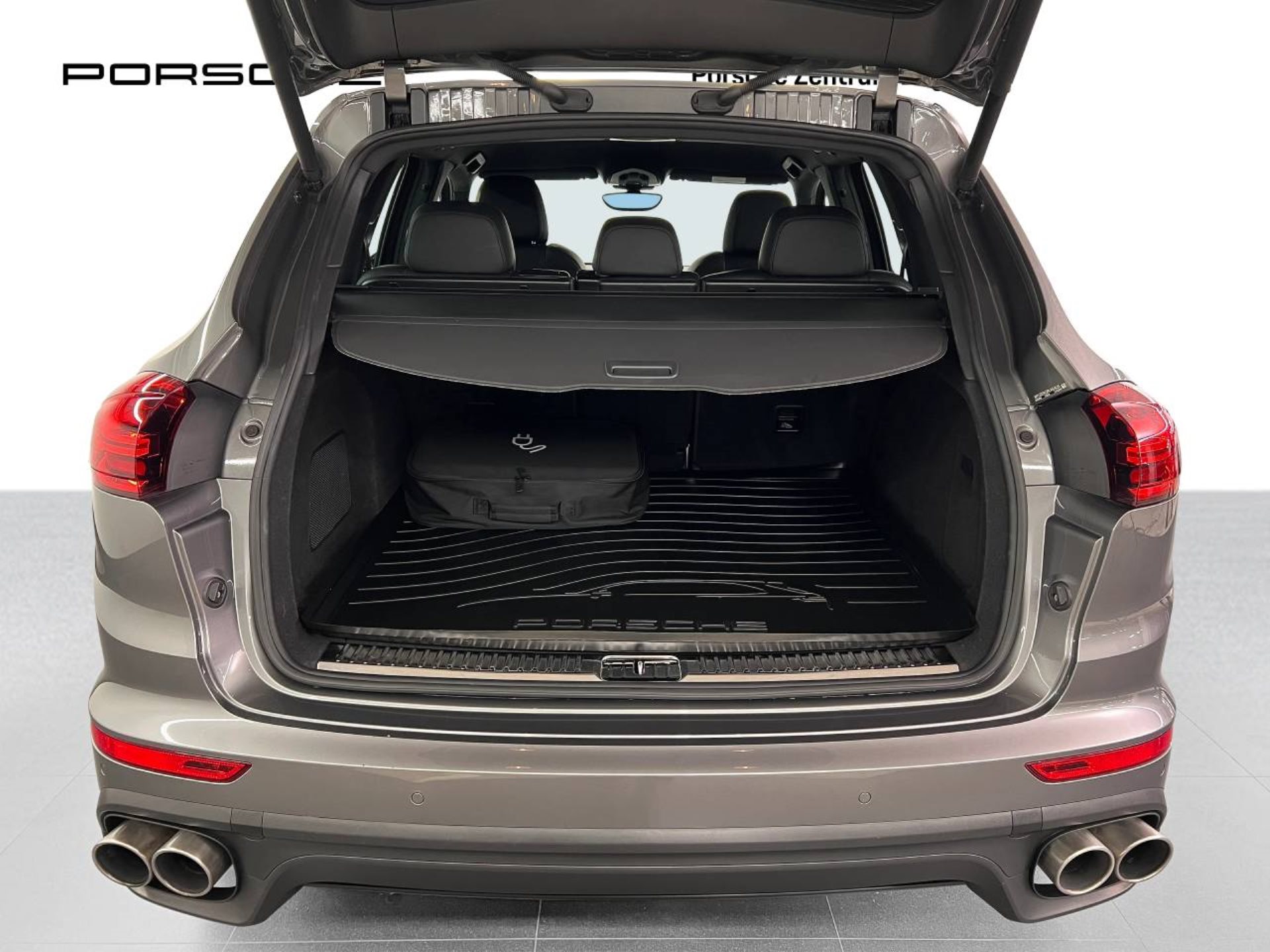 PORSCHE Cayenne S E-Hybrid-image-13