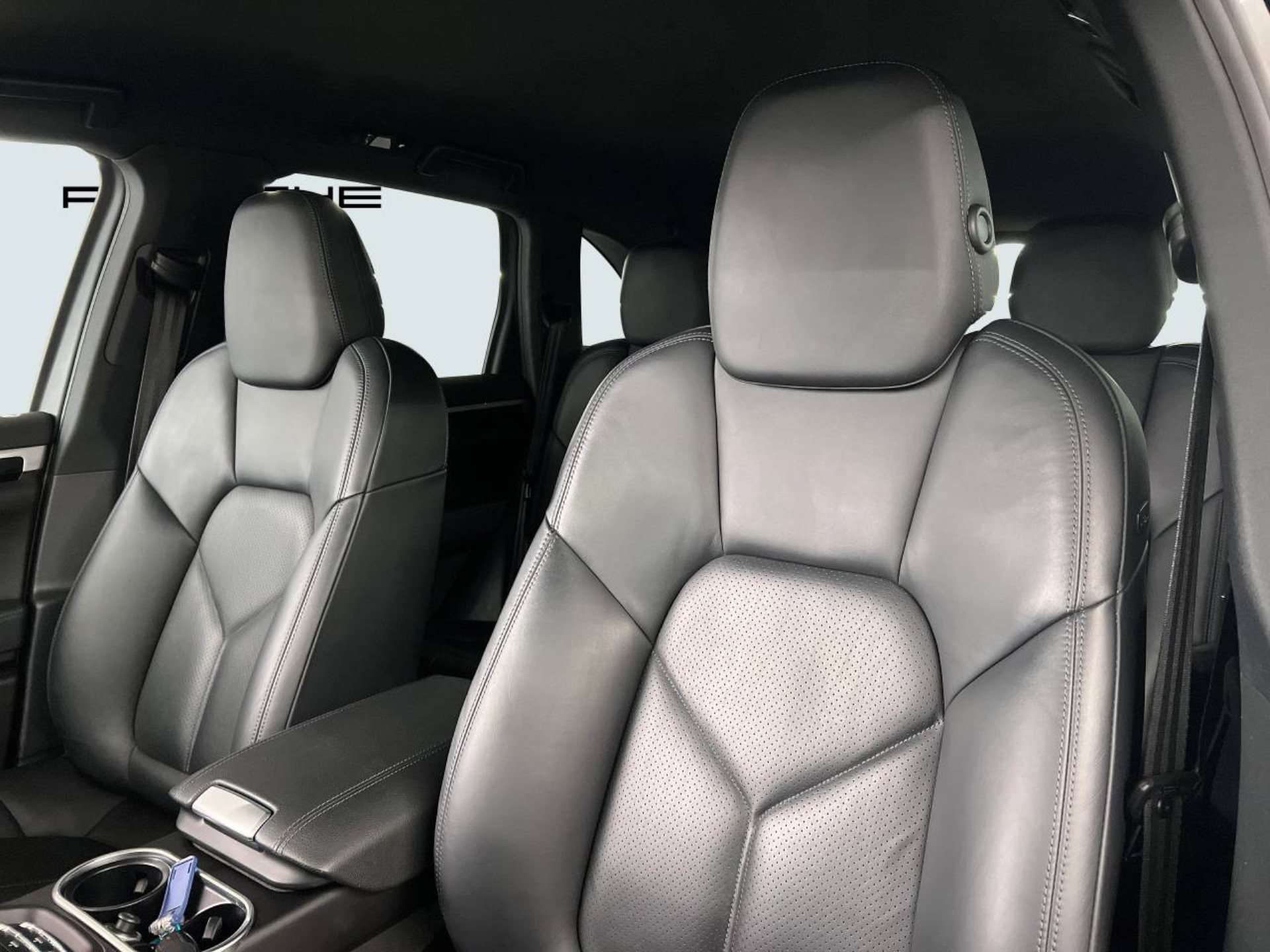 PORSCHE Cayenne S E-Hybrid-image-4
