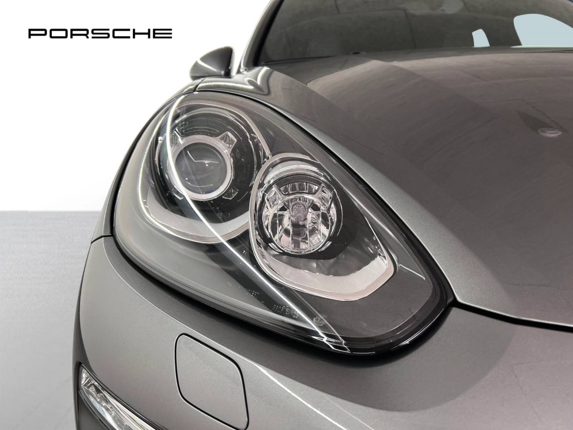 PORSCHE Cayenne S E-Hybrid-image-11