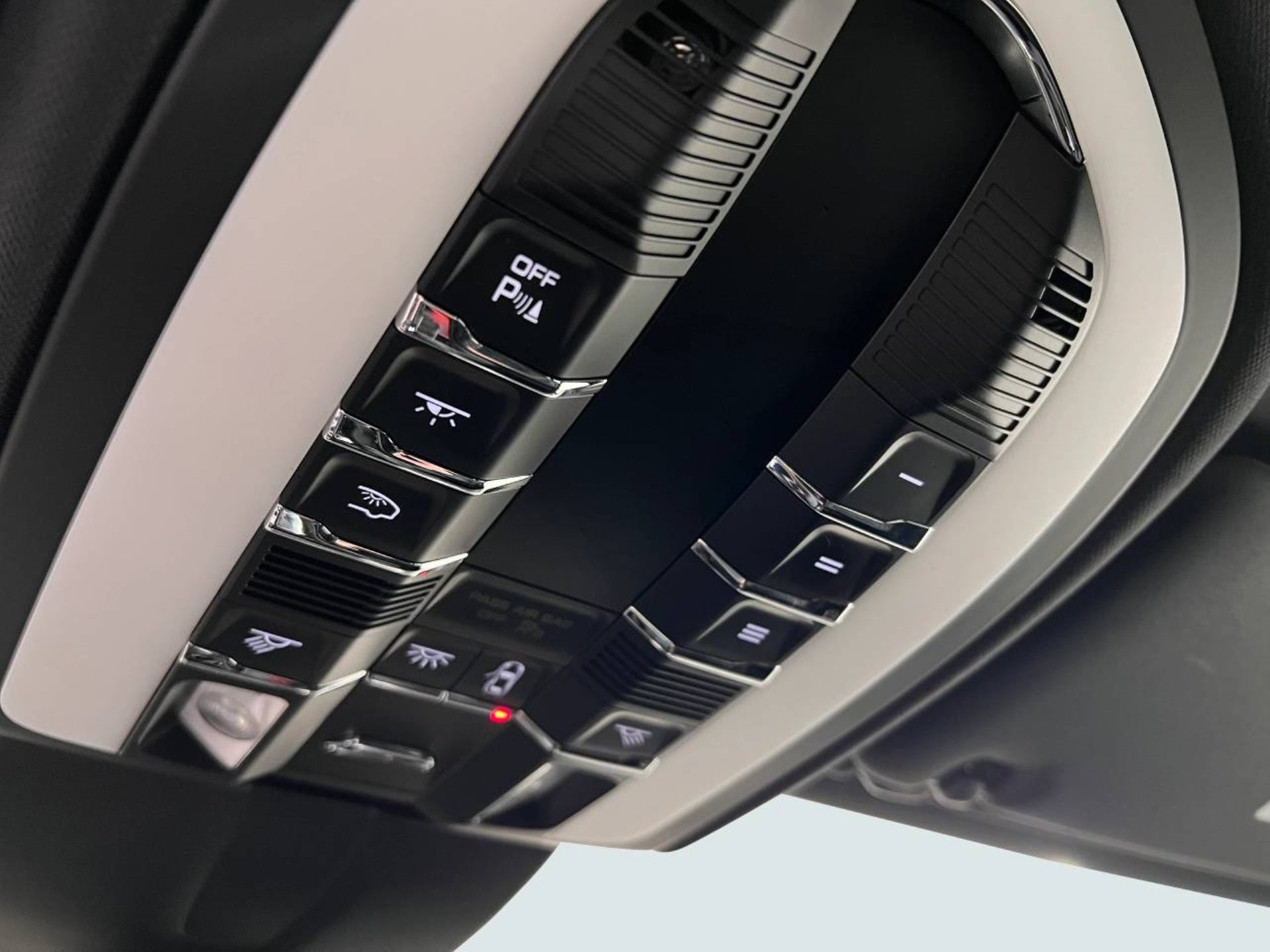 PORSCHE Cayenne S E-Hybrid-image-24