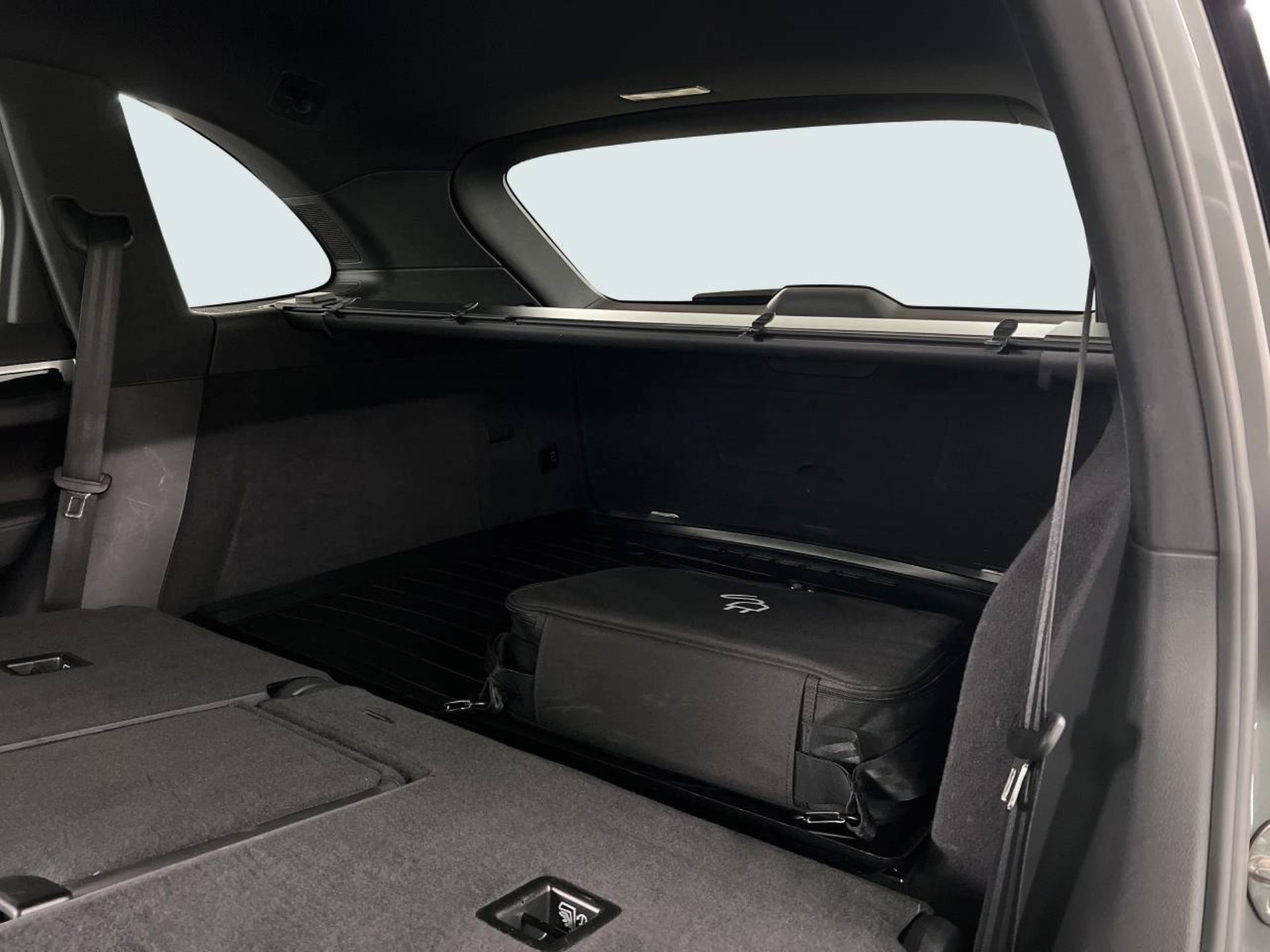 PORSCHE Cayenne S E-Hybrid-image-22