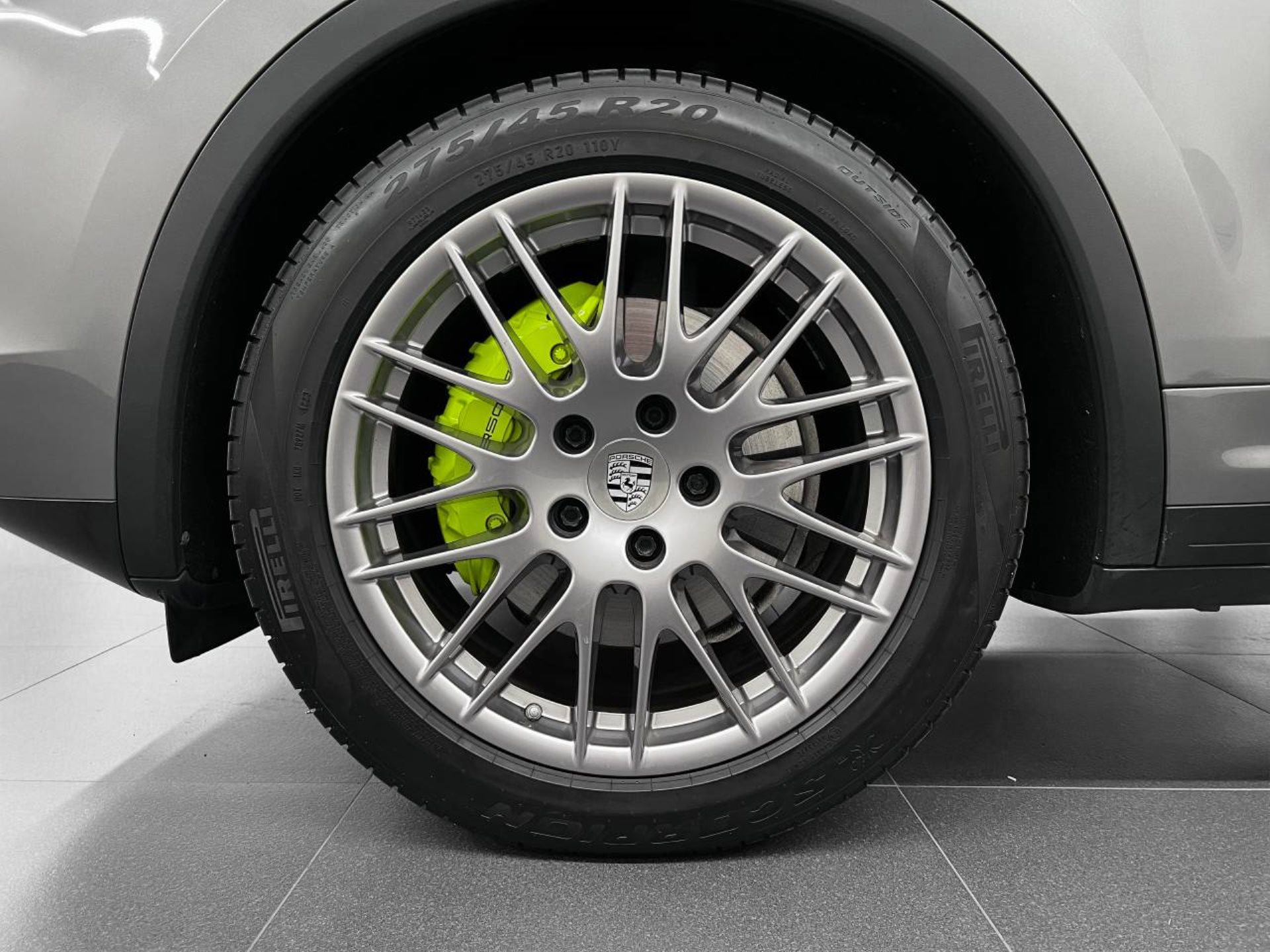 PORSCHE Cayenne S E-Hybrid-image-10