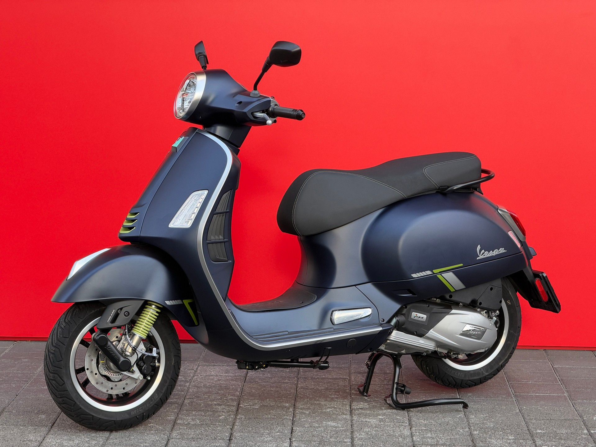 PIAGGIO Vespa GTS 125 Super Tech RST Euro 5+-showroom-element-1