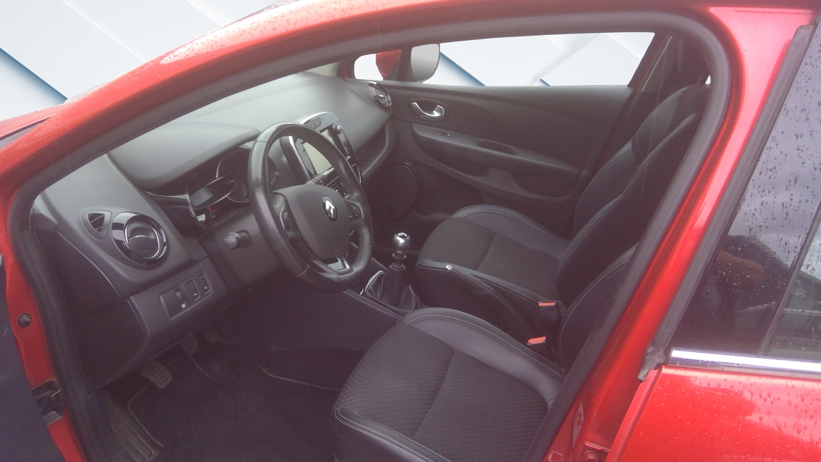 RENAULT Clio 1.2 16V T Intens-image-10