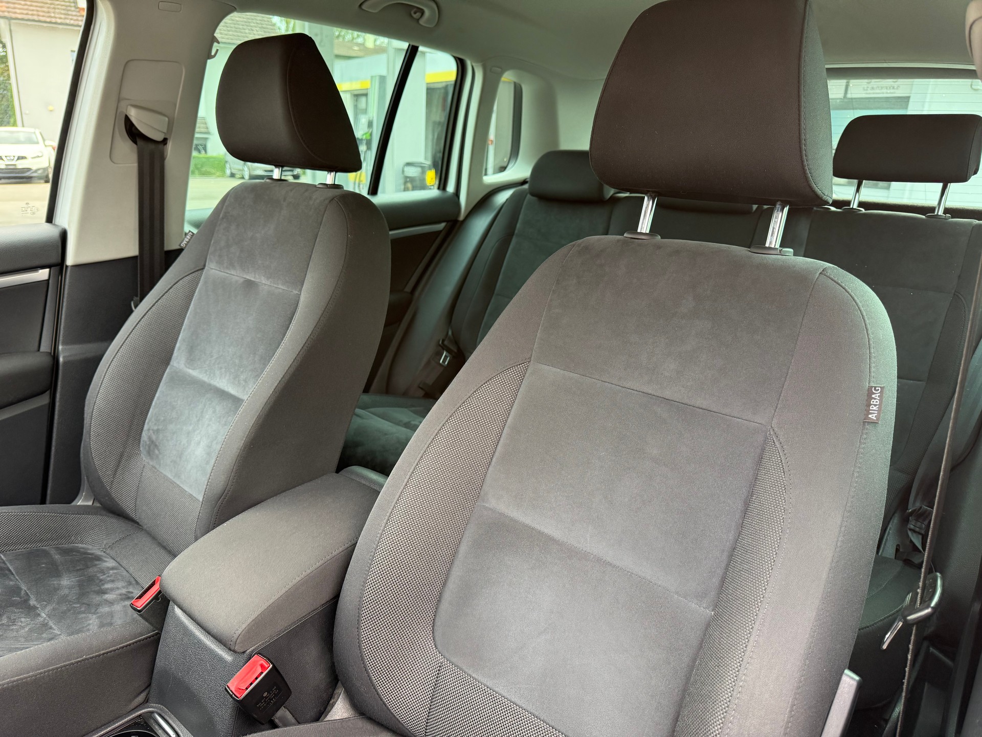 VW Tiguan 1.4 TSI Sport&Style 4Motion-image-11