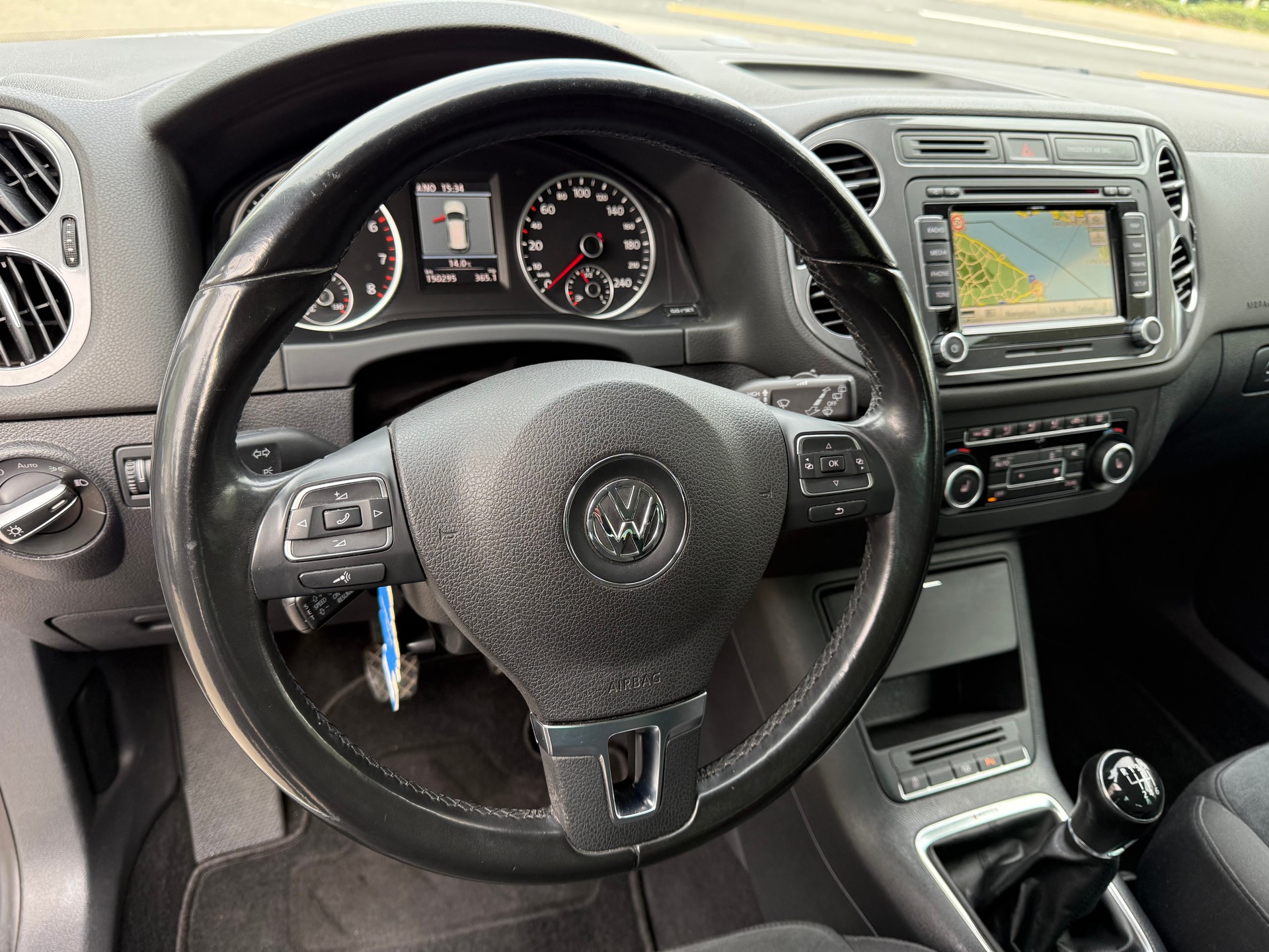 VW Tiguan 1.4 TSI Sport&Style 4Motion-image-12