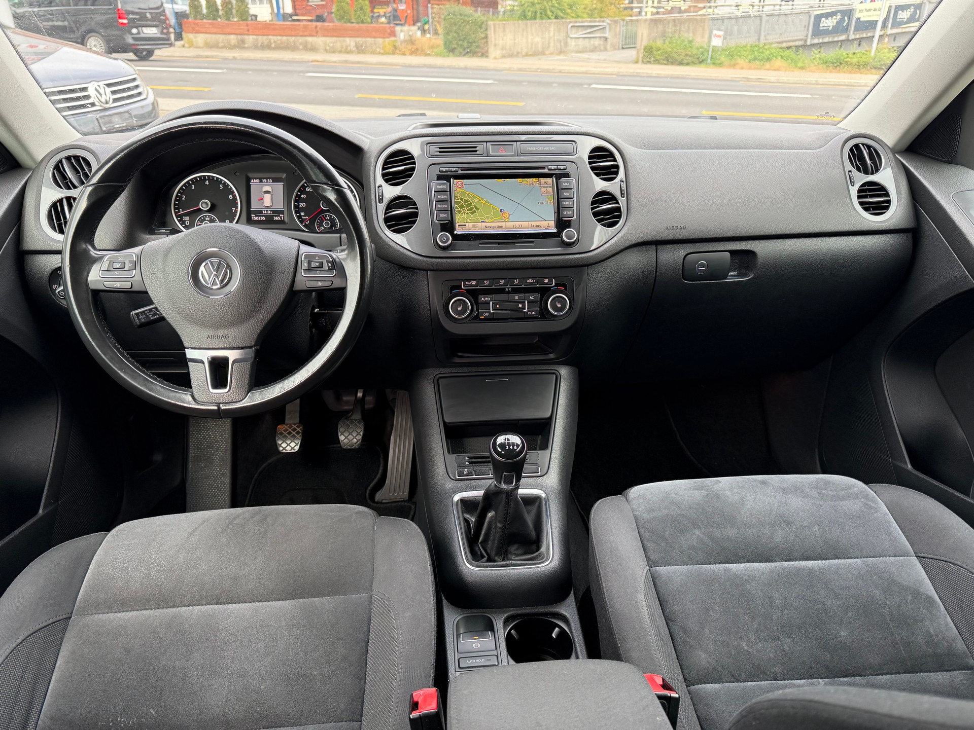 VW Tiguan 1.4 TSI Sport&Style 4Motion-image-6
