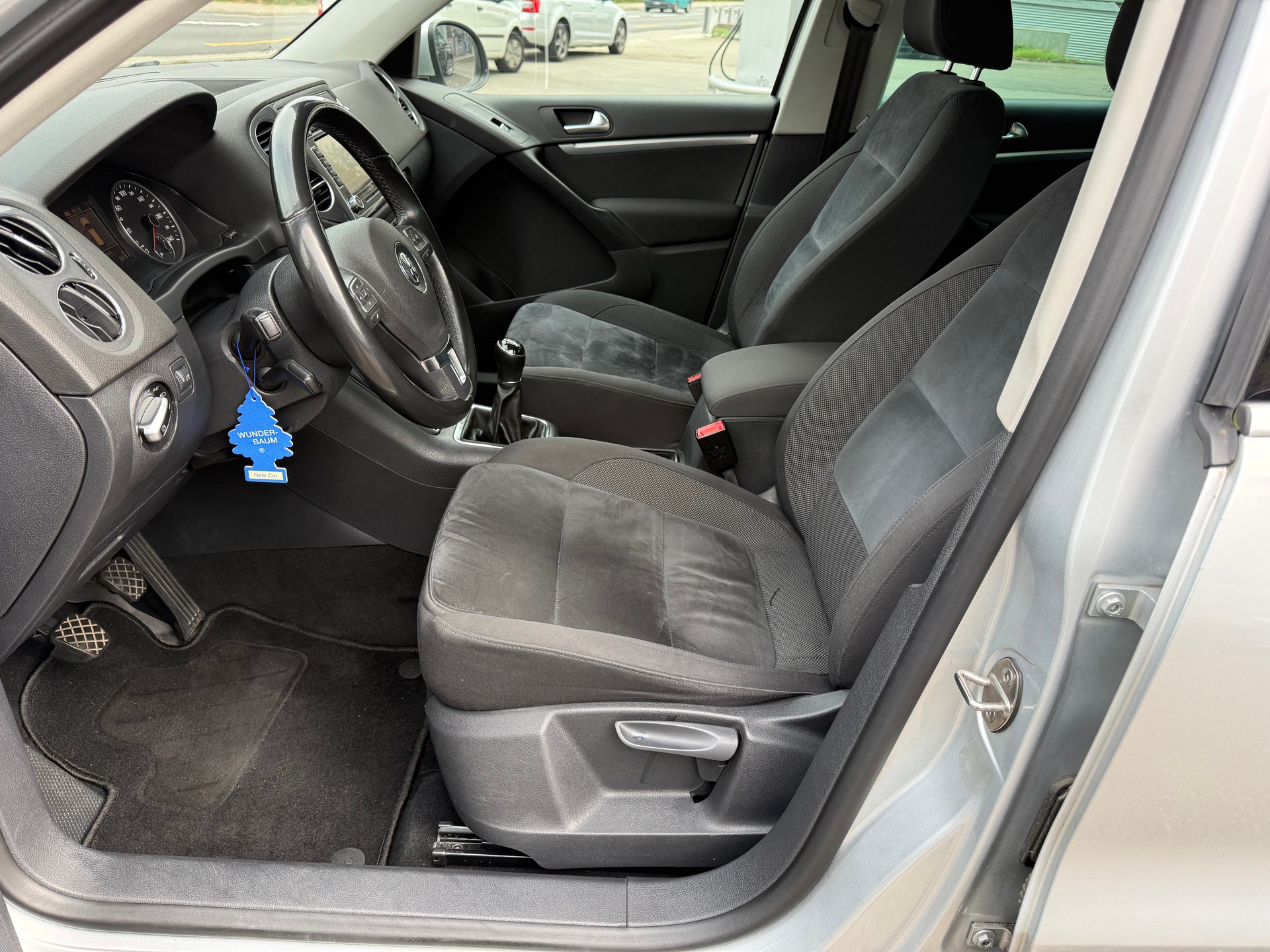 VW Tiguan 1.4 TSI Sport&Style 4Motion-image-8