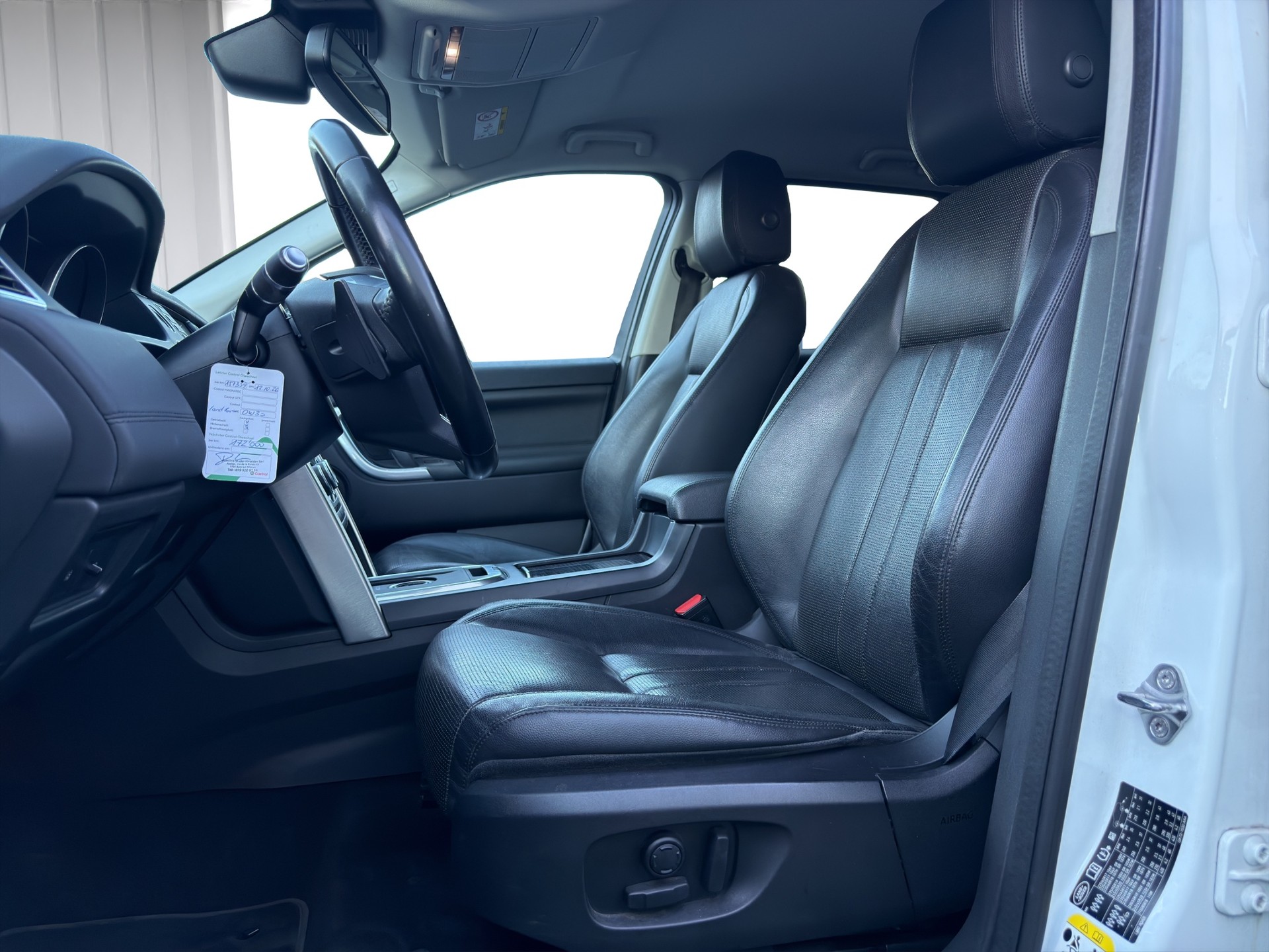 LAND ROVER Discovery Sport 2.0 TD4 HSE Luxury AT9-image-7