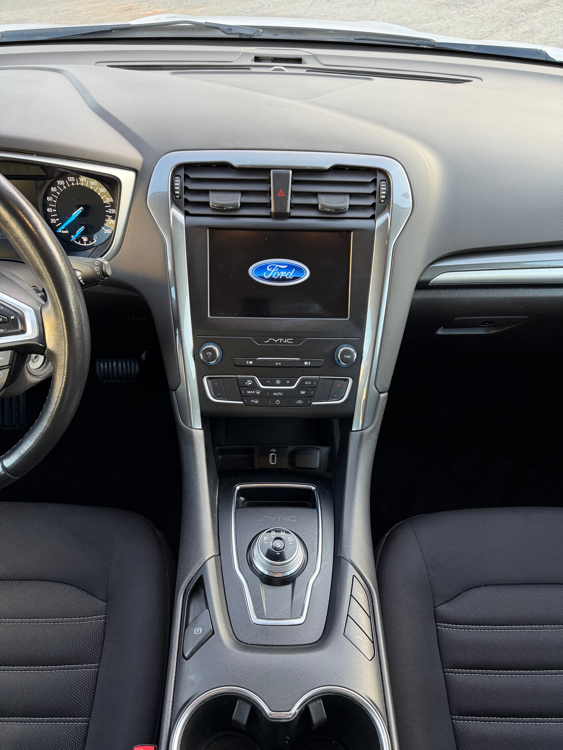 FORD Mondeo 2.0 TDCi ST-Line Automatik-image-17