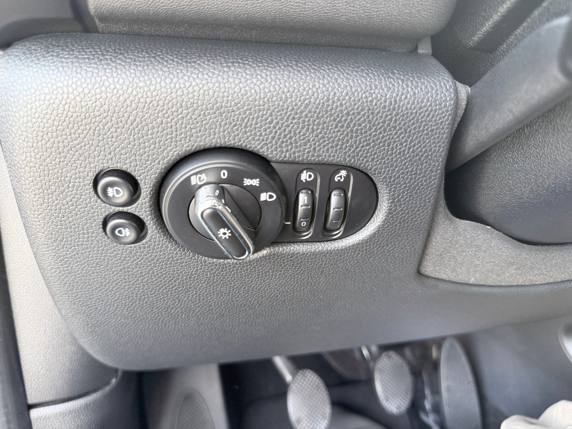 MINI Cooper-image-13