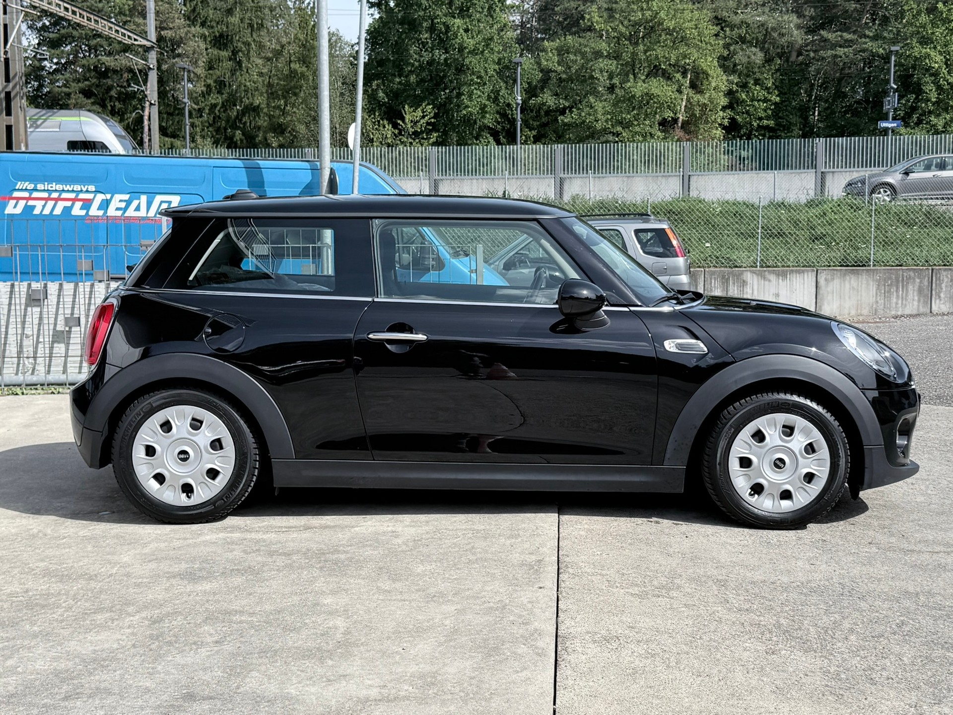 MINI Cooper-image-2