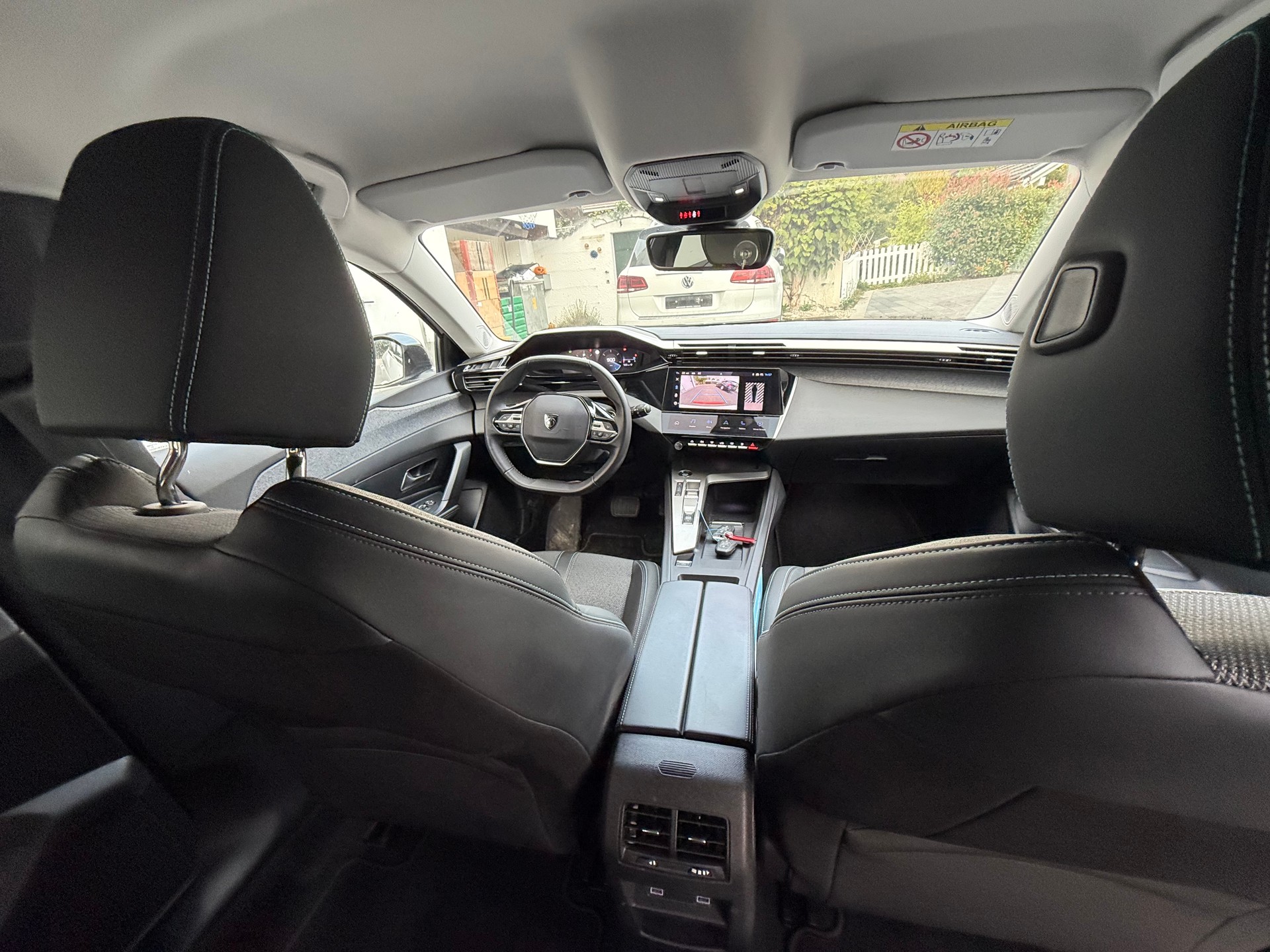 PEUGEOT 308 SW 1.5 BlueHDI Allure EAT8-image-9