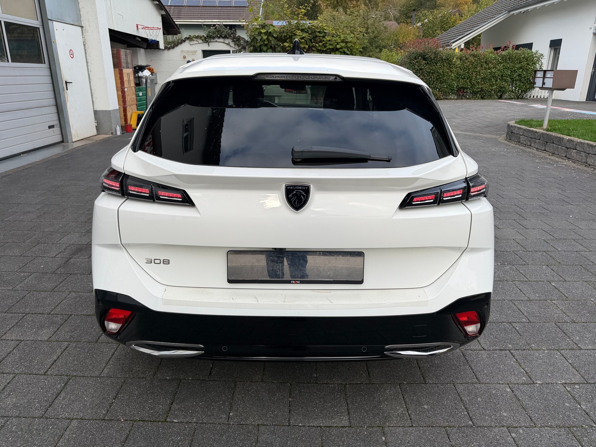 PEUGEOT 308 SW 1.5 BlueHDI Allure EAT8-image-7