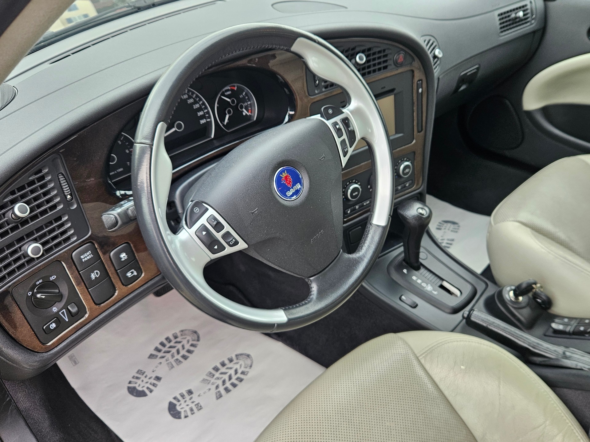 SAAB 9-5-image-11