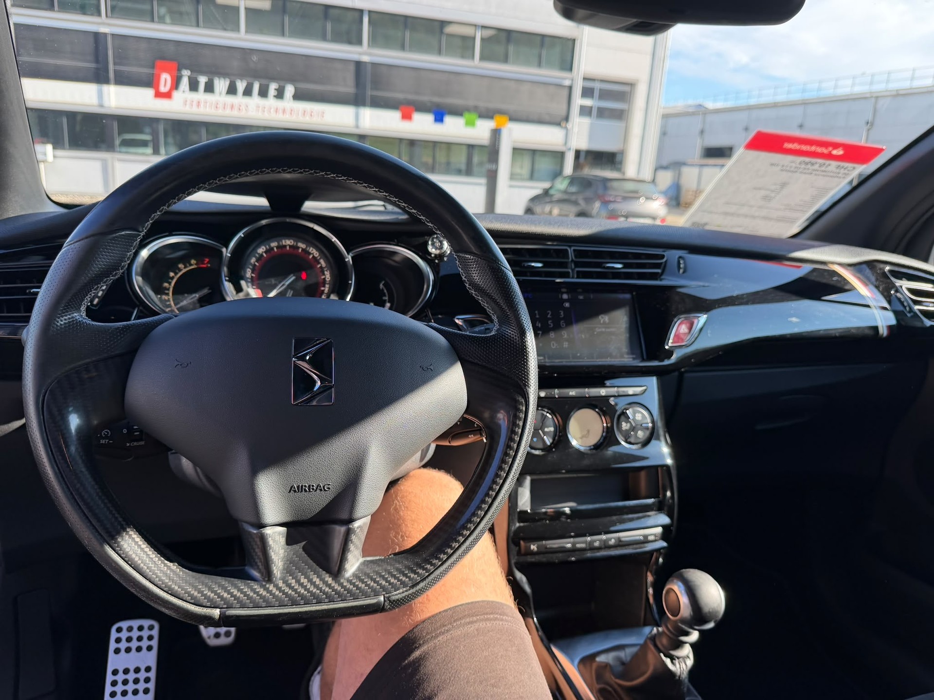 DS AUTOMOBILES DS 3 1.6 THP Performance Black Spezial-image-21